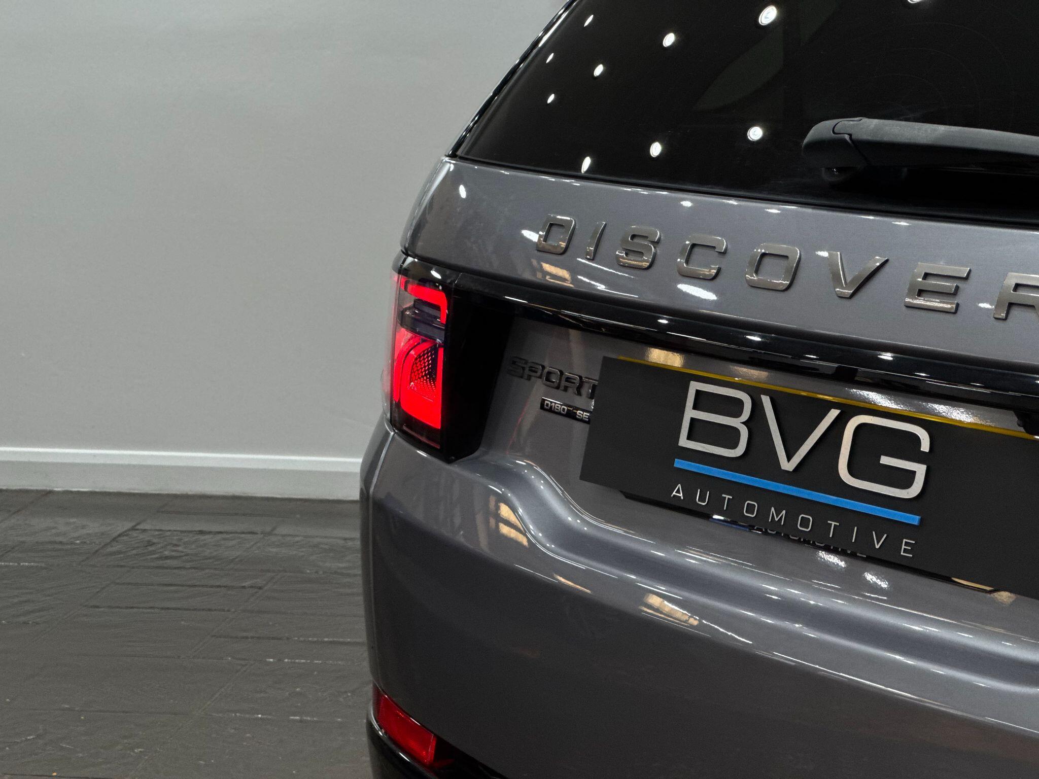 Land Rover Discovery Sport view 22
