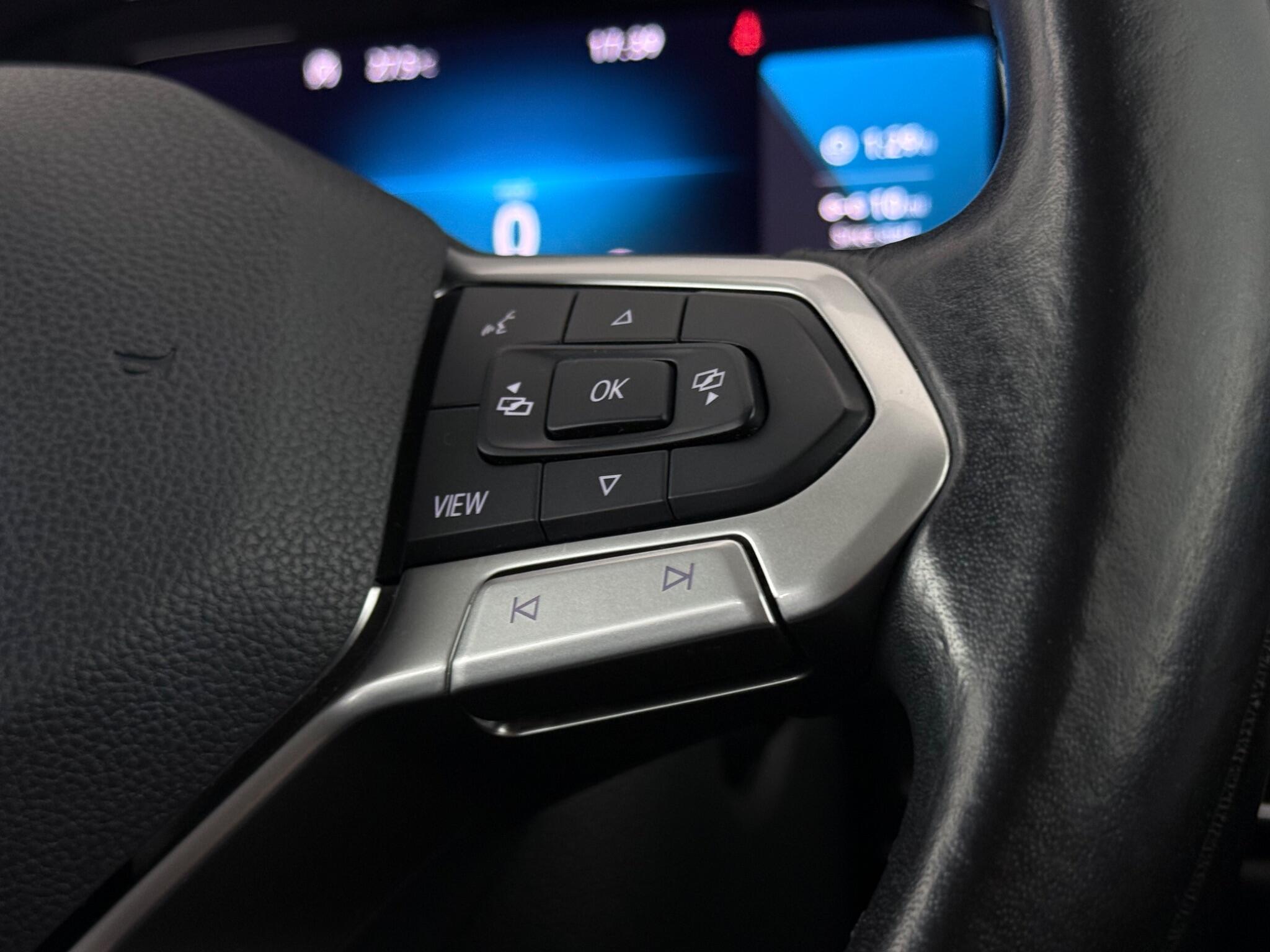 Volkswagen Golf view 16