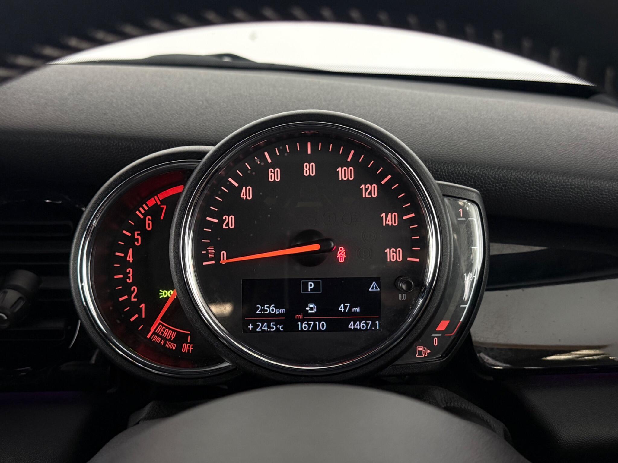 Mini Convertible view 14