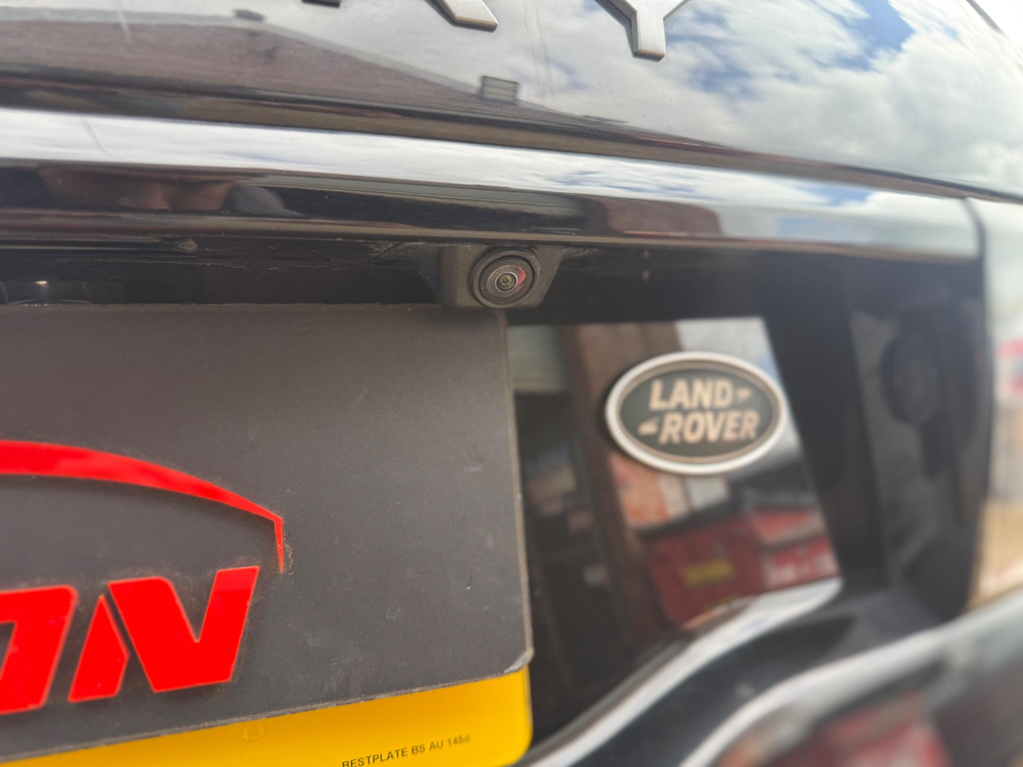 Land Rover Discovery Sport view 44