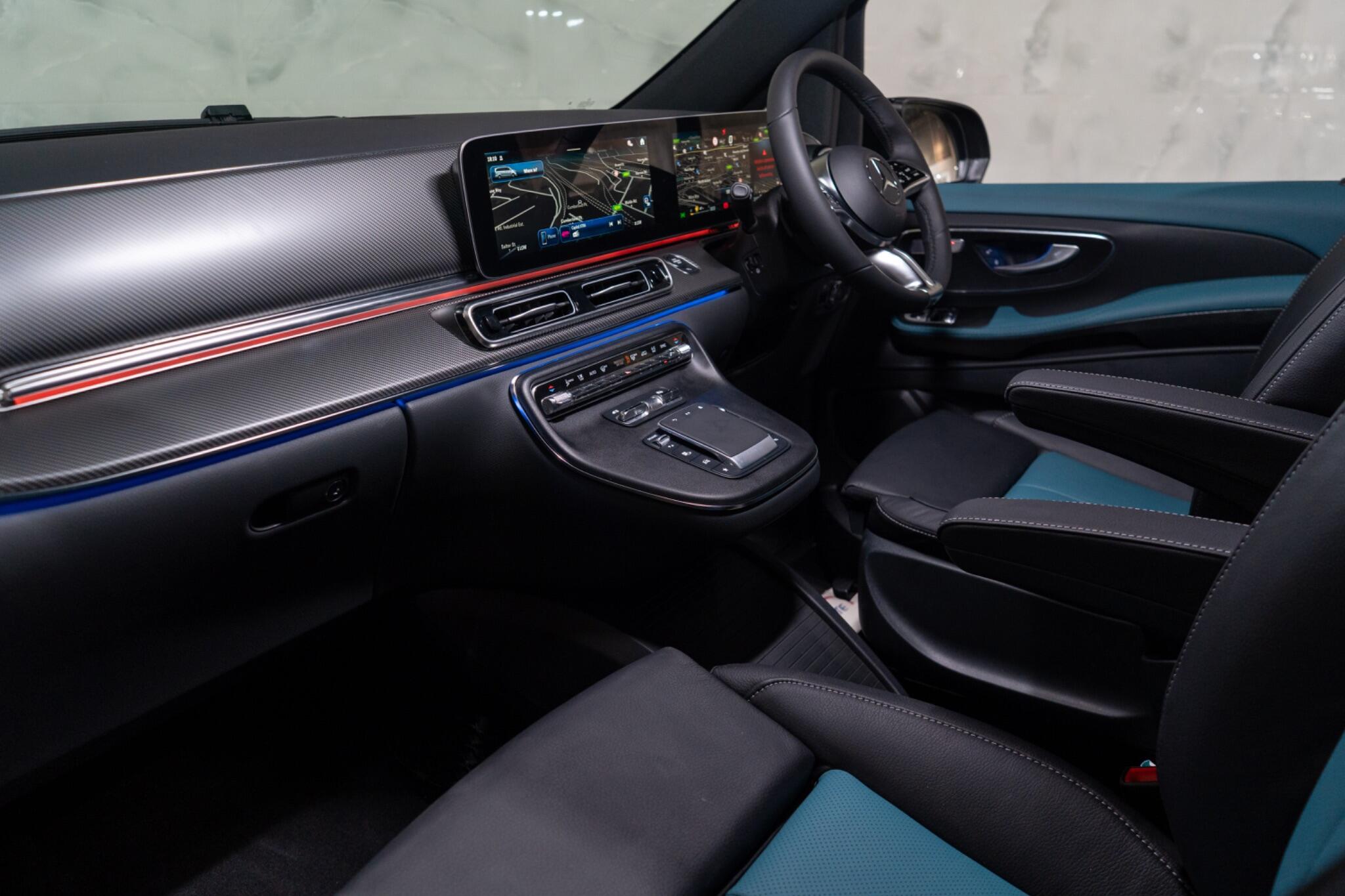 Mercedes-Benz V-Class view 11