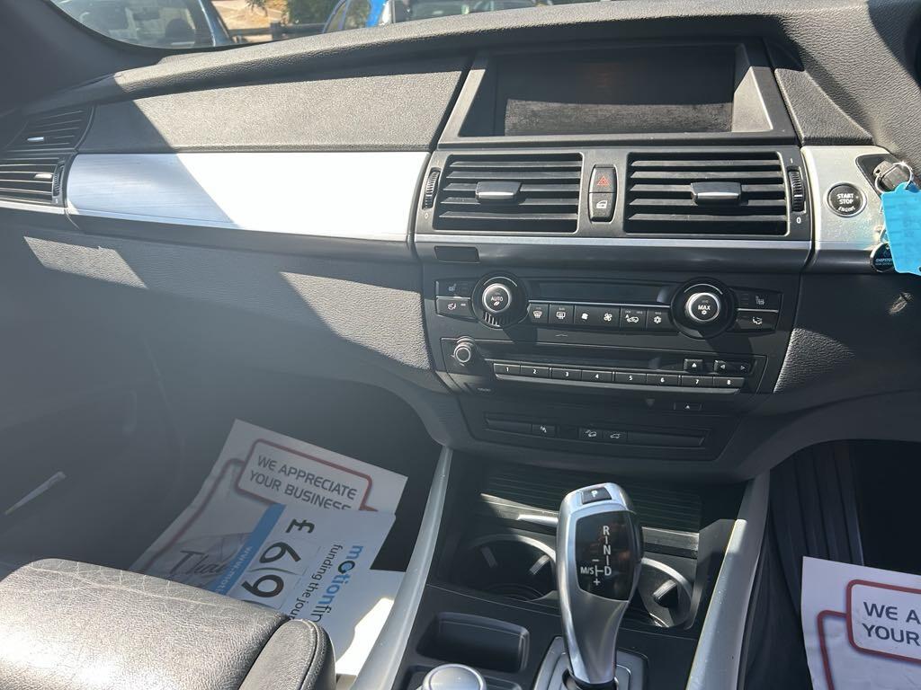 BMW X5 view 9