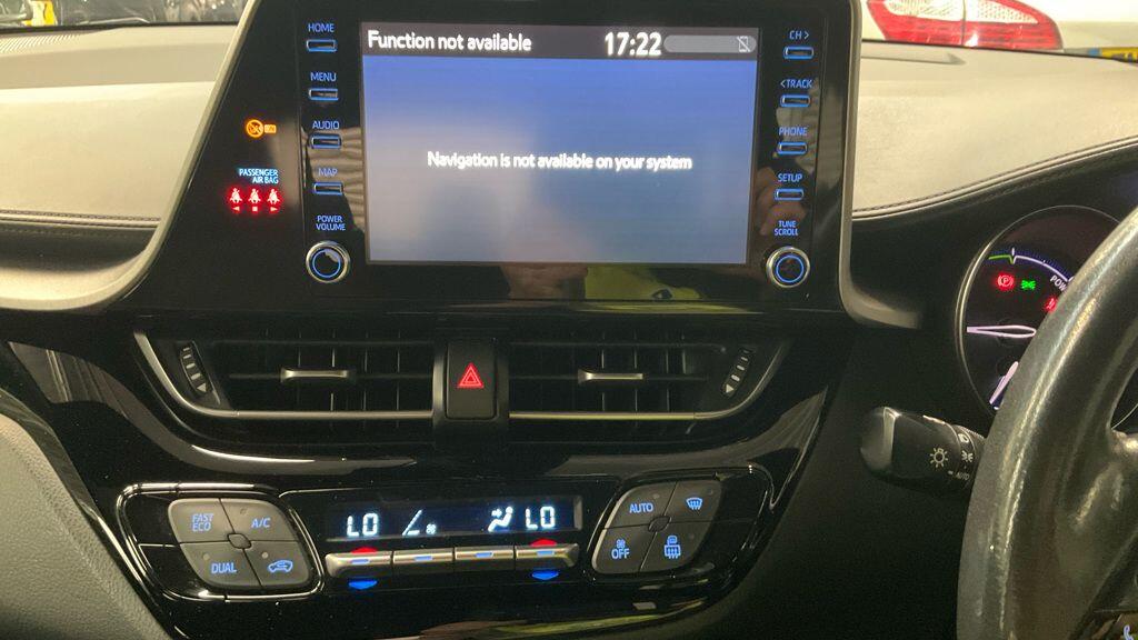 Toyota C-HR view 15