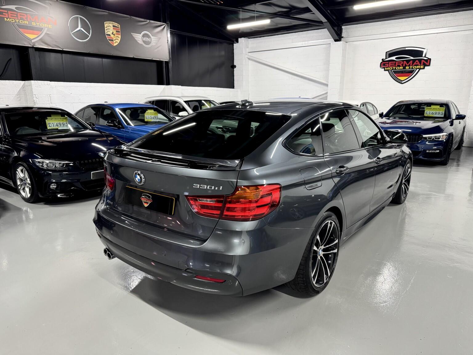 BMW 3 Series view 3