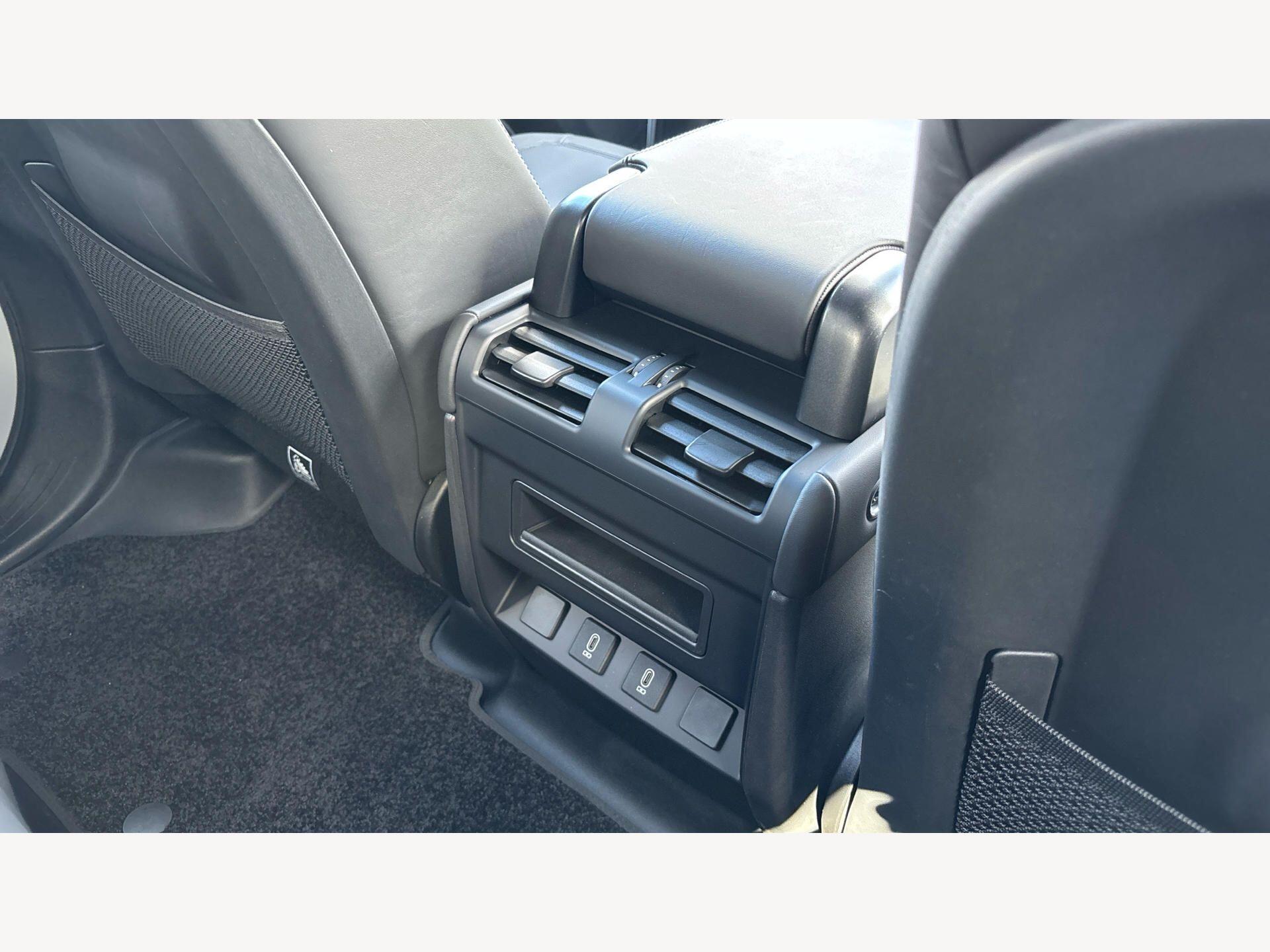 Land Rover Defender view 22