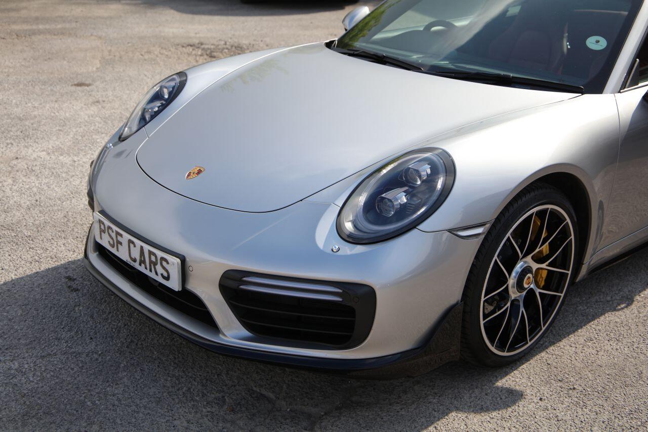 Porsche 911 view 17
