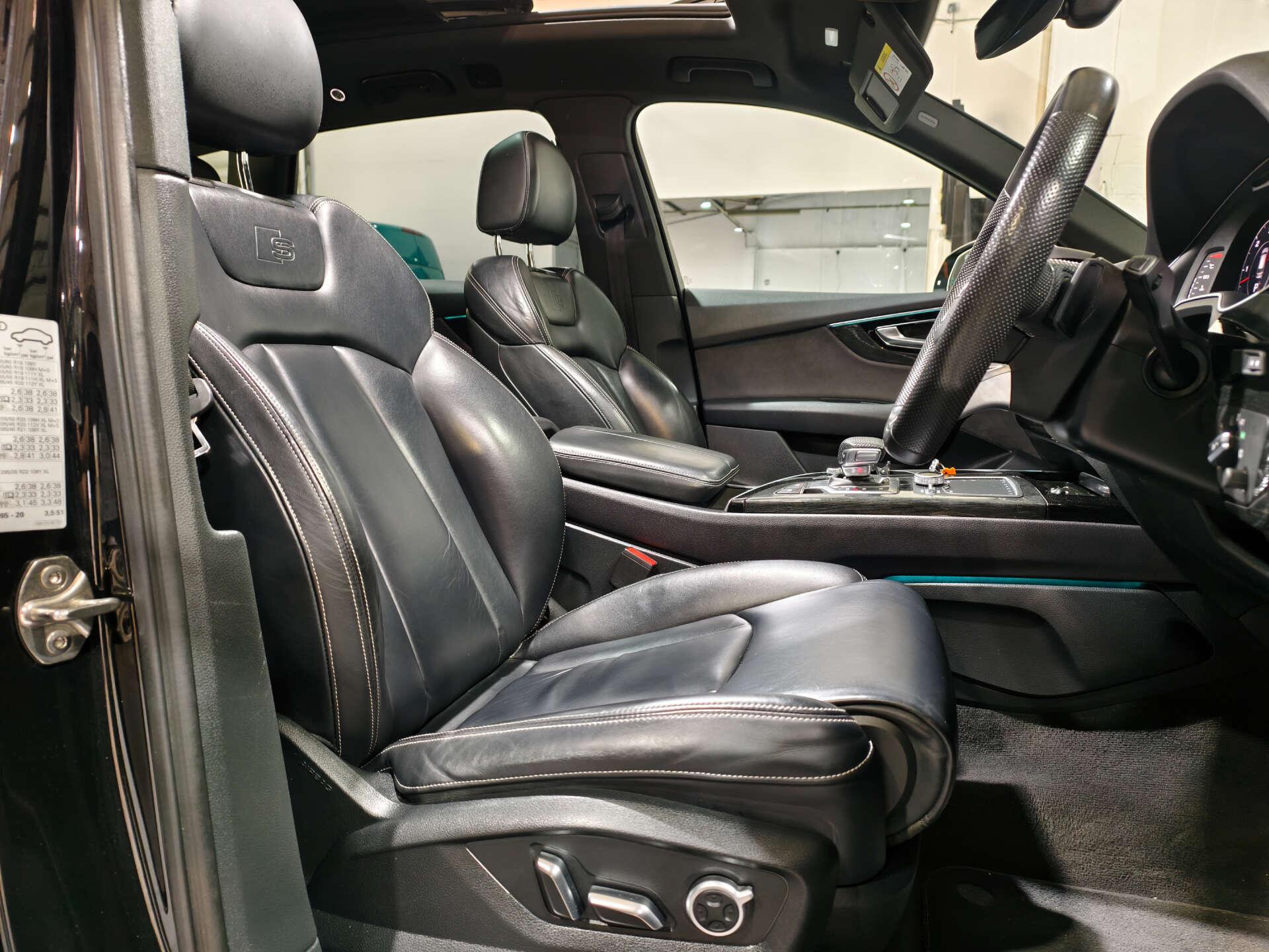 Audi Q7 view 20