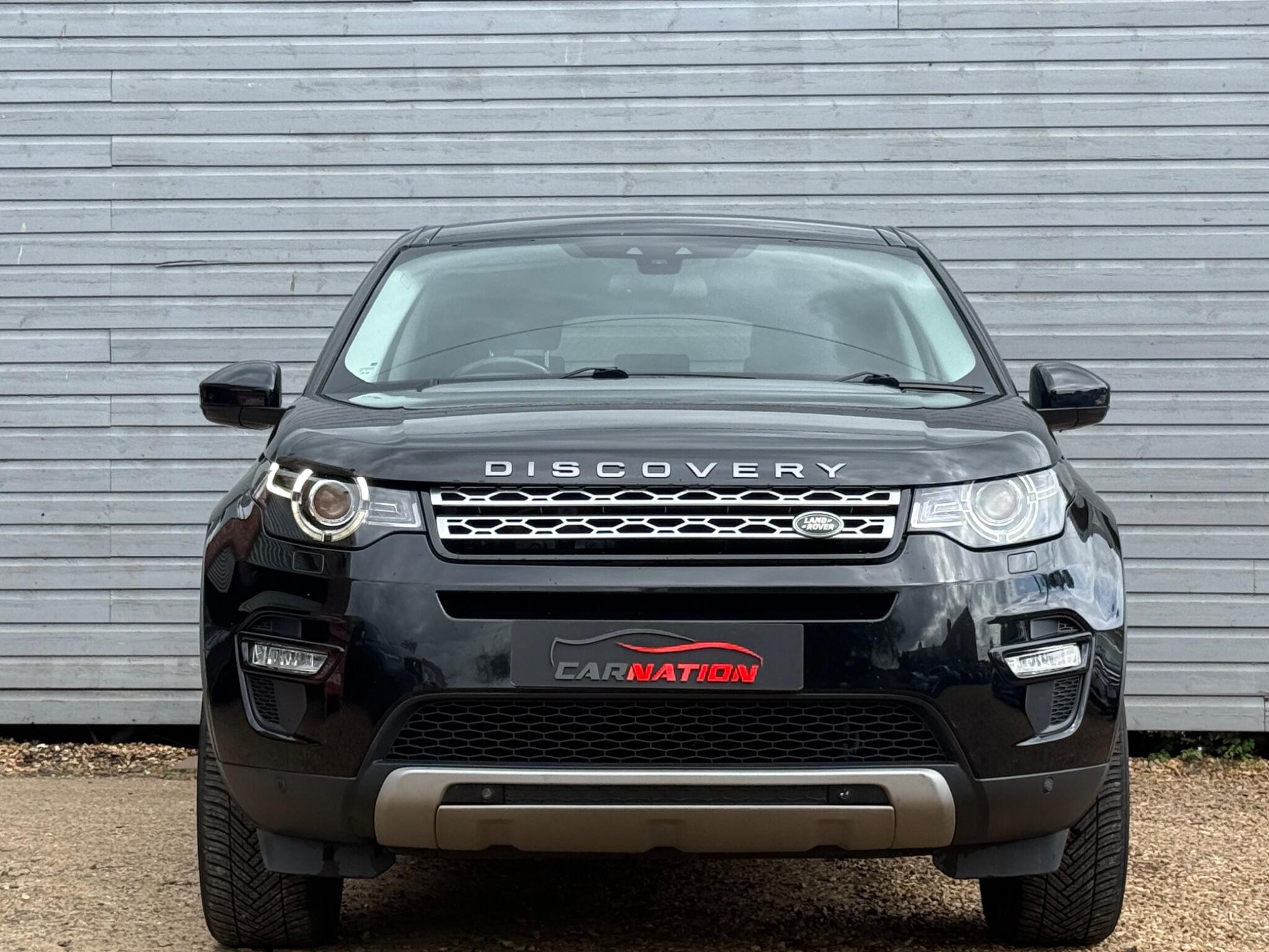 Land Rover Discovery Sport view 2