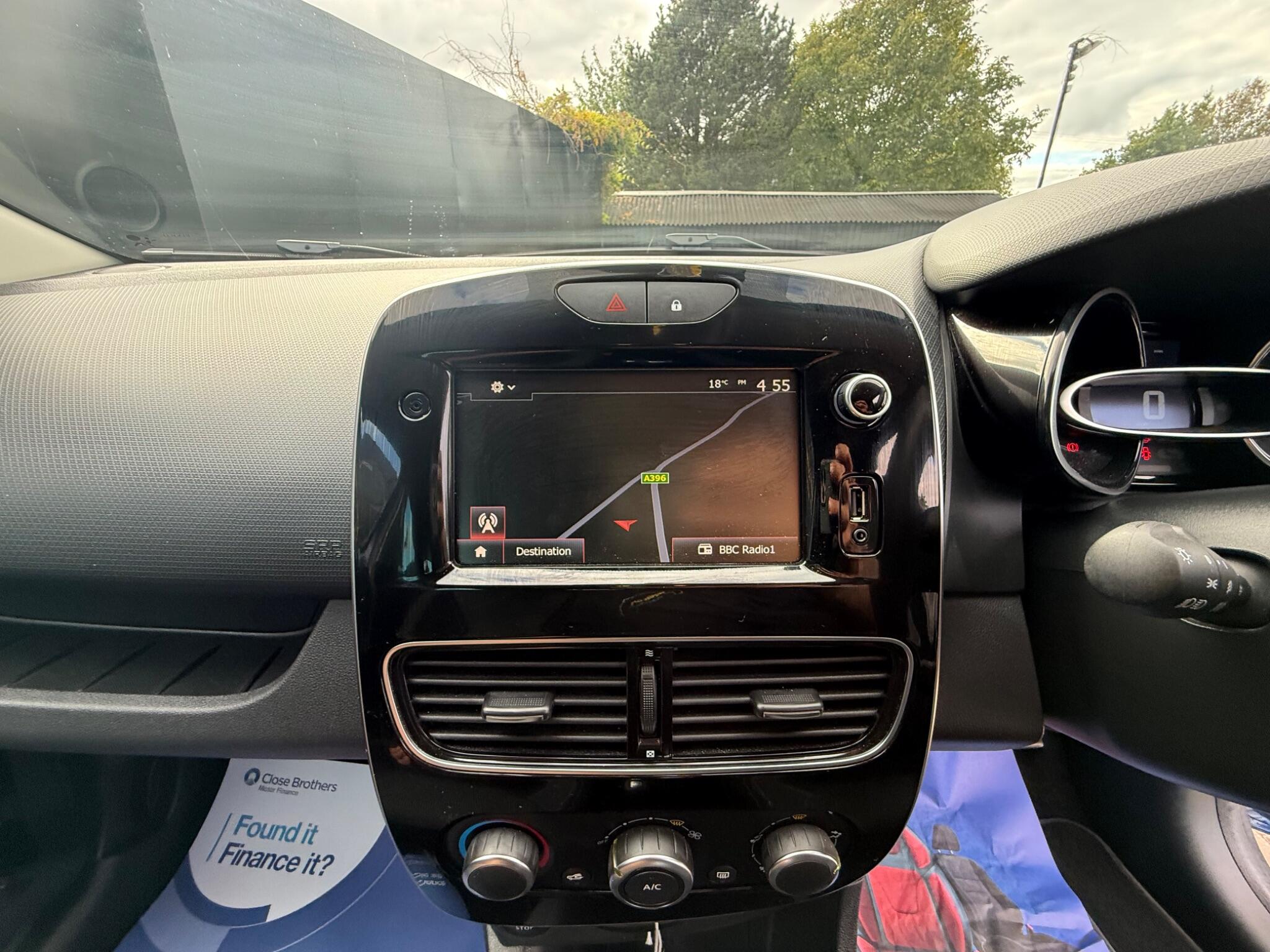 Renault Clio view 32