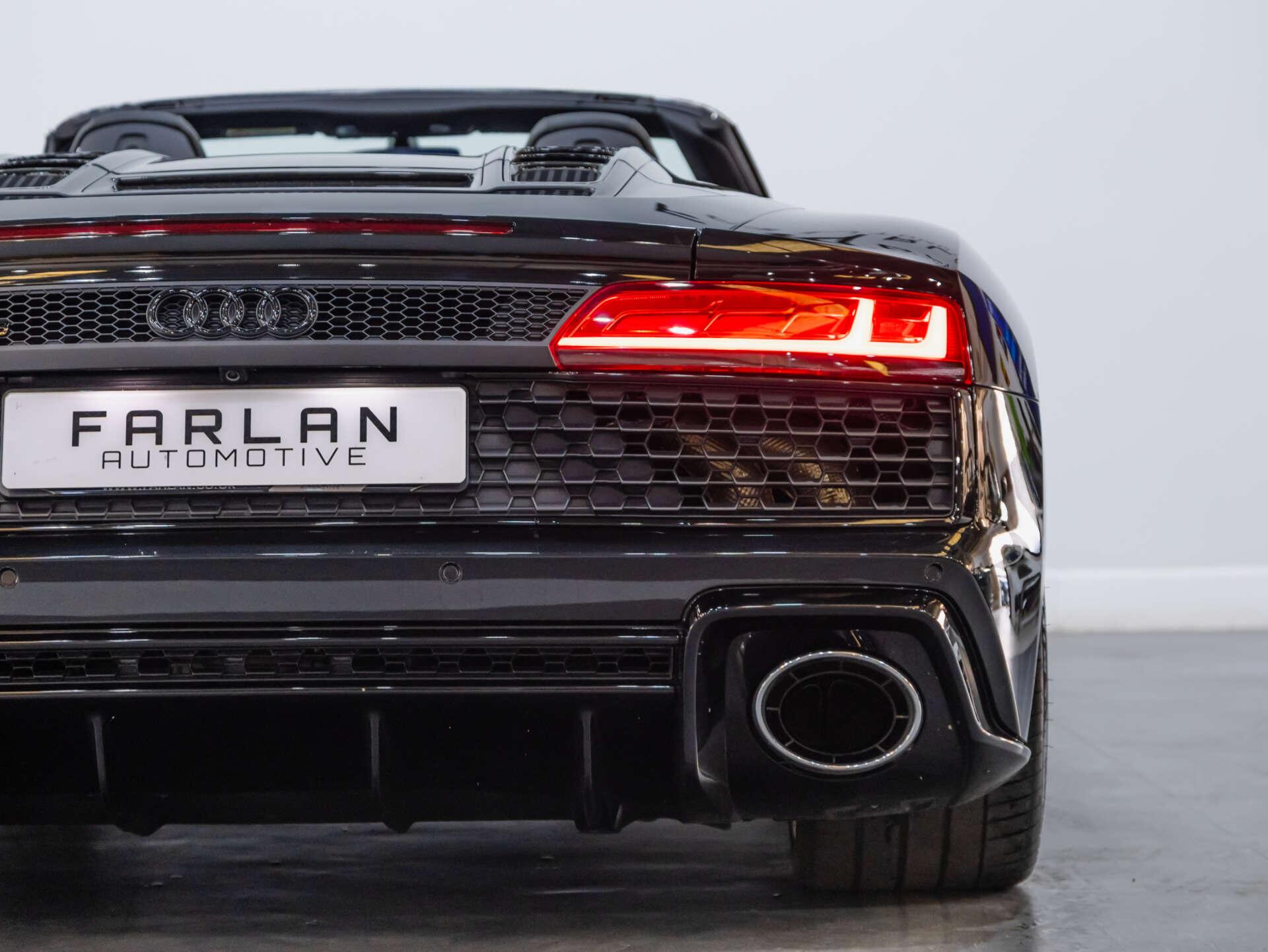 Audi R8 view 40