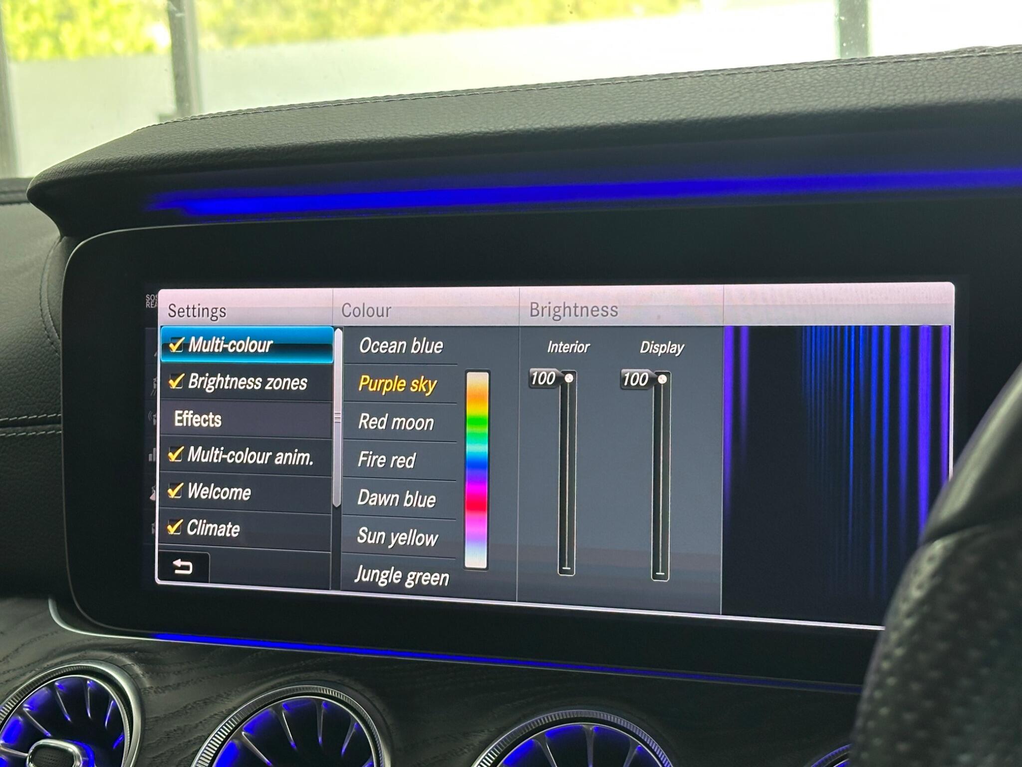 Mercedes-Benz E Class view 30
