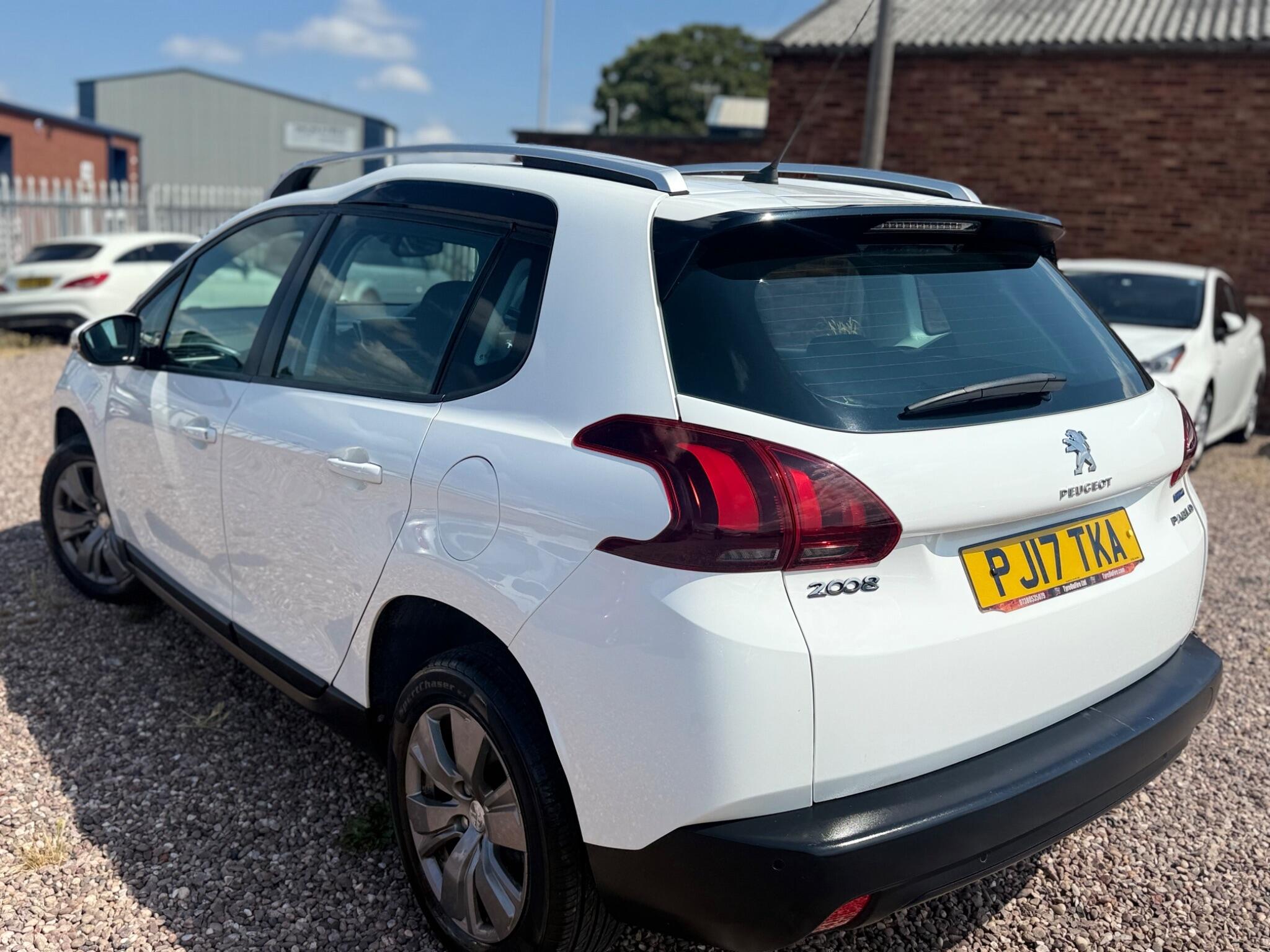 Peugeot 2008 view 13