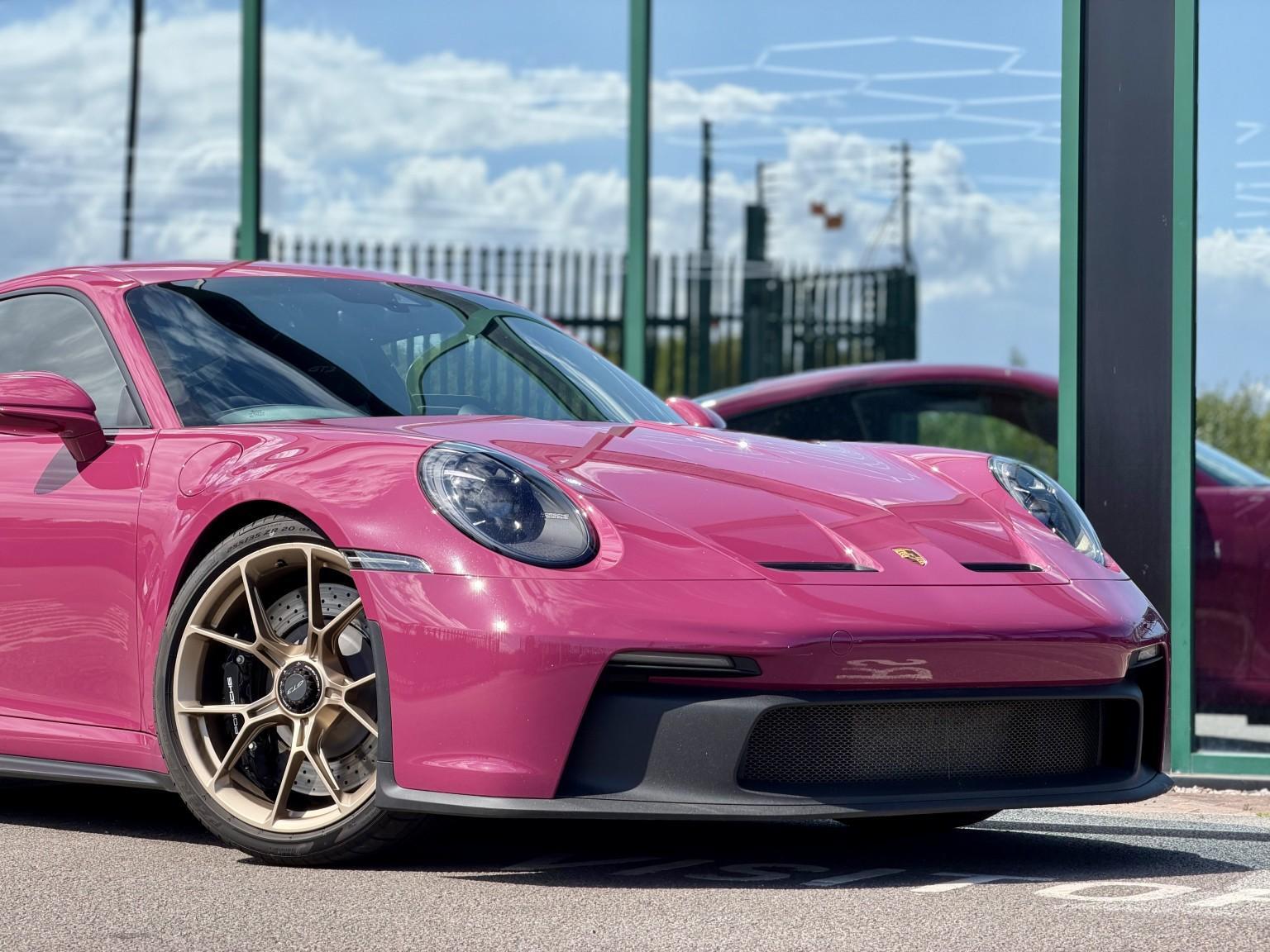 Porsche 911 view 9