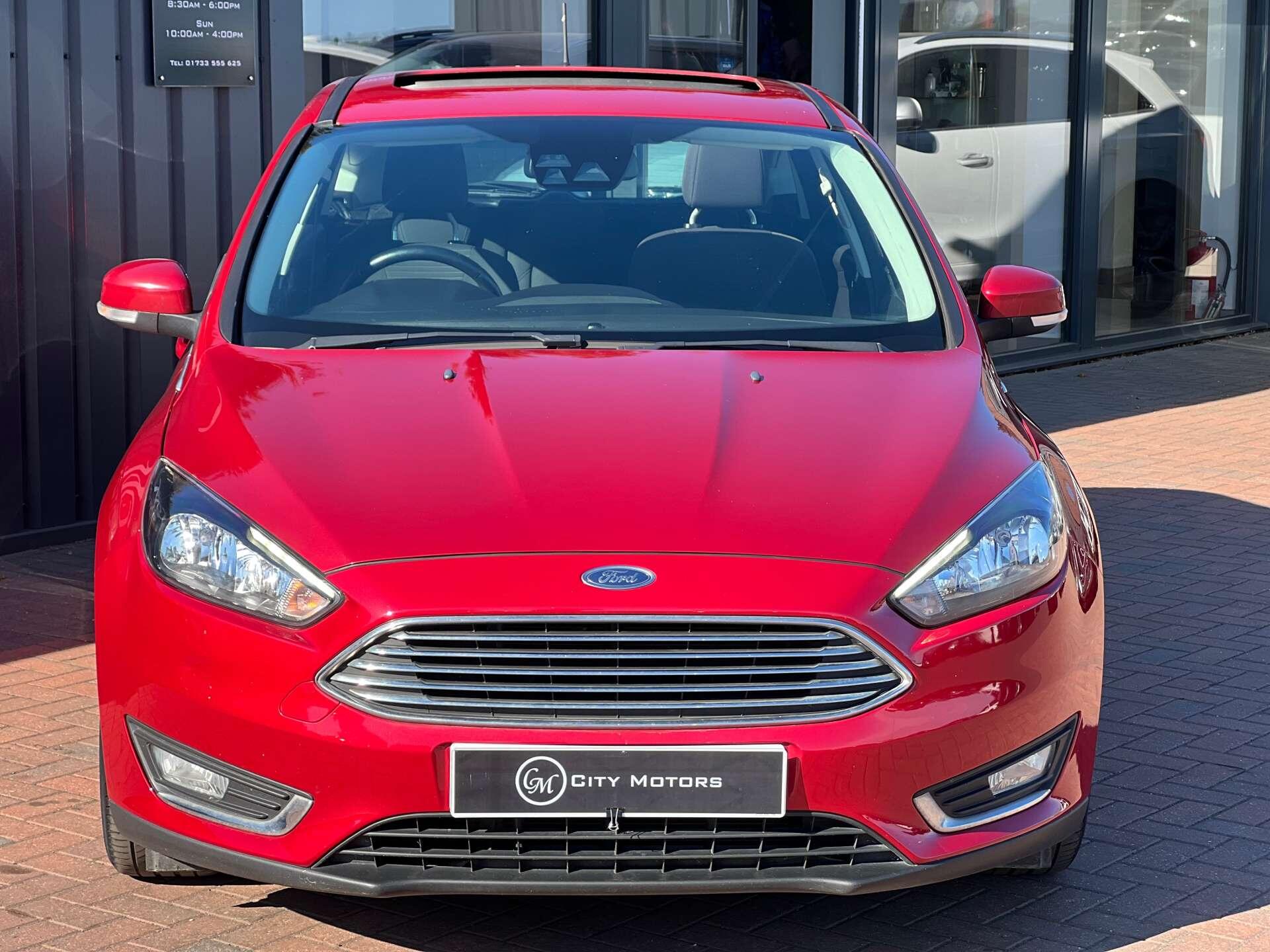Ford Focus view 5