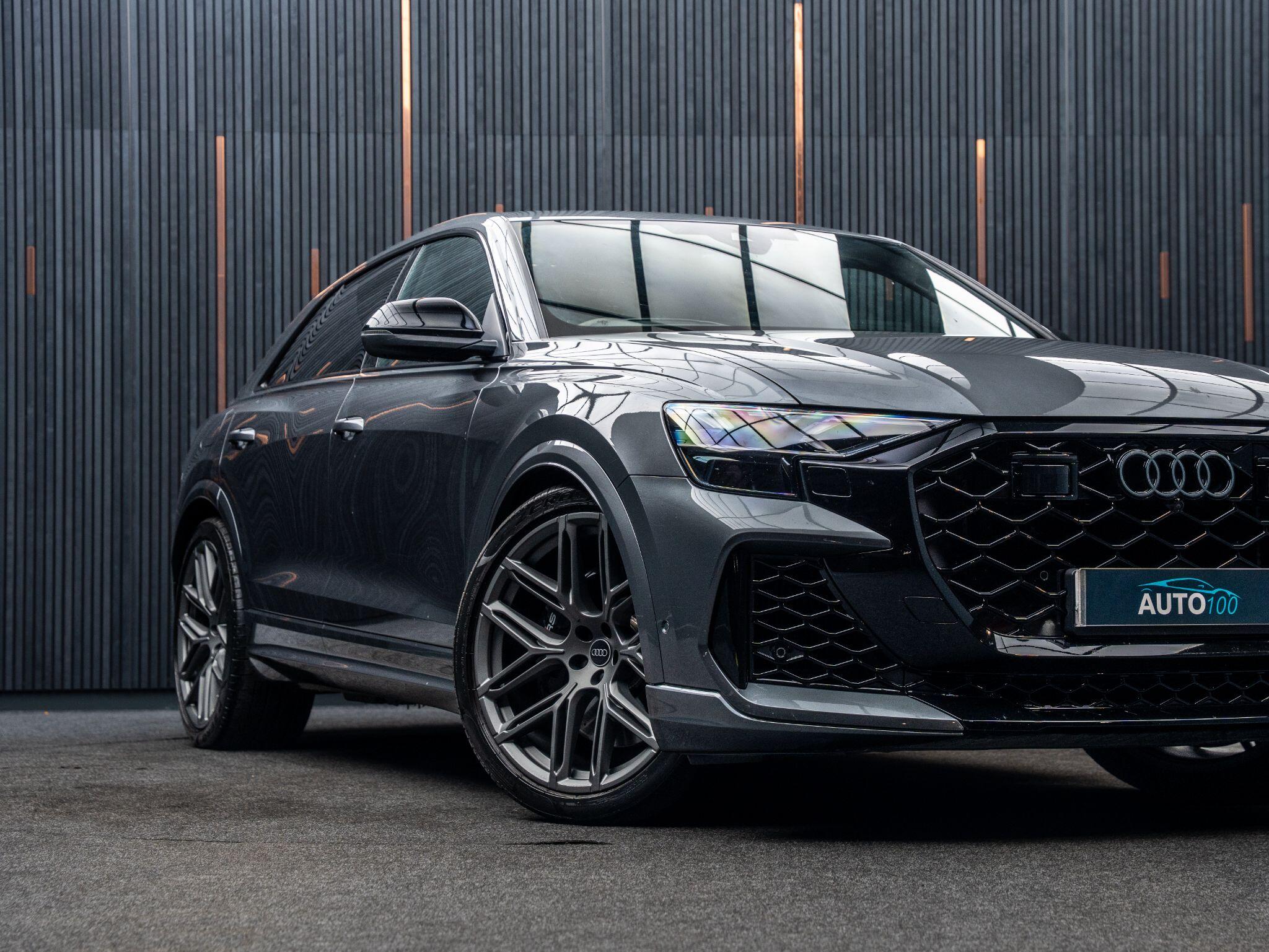 Audi RS Q8 view 7