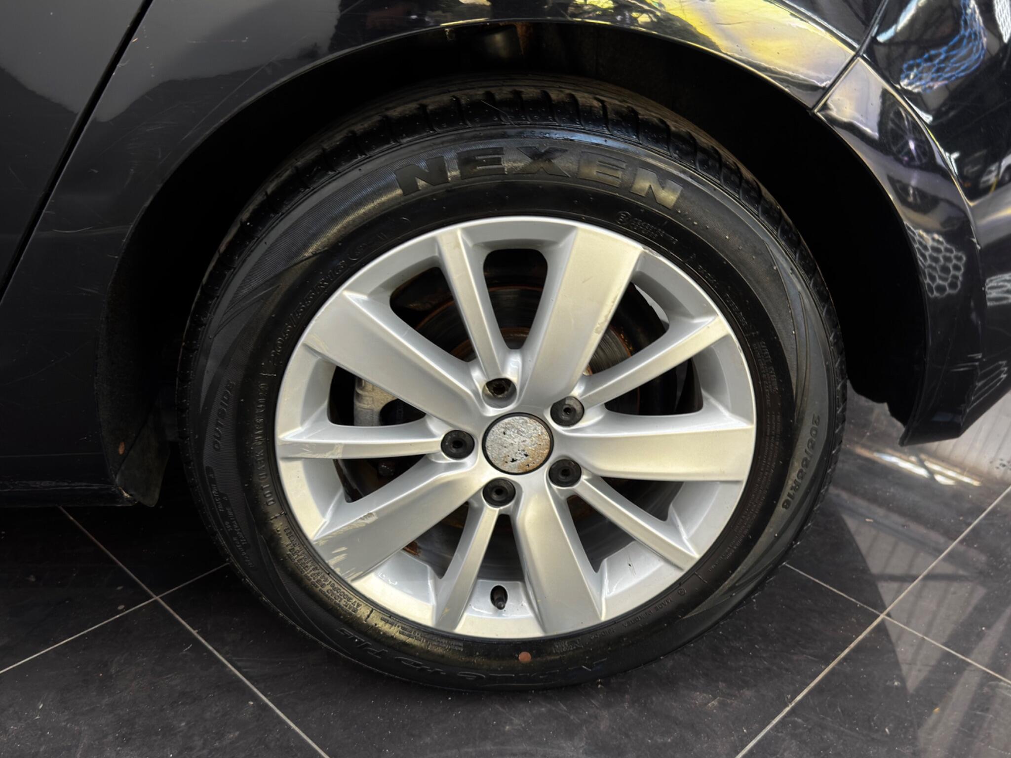 Volkswagen Golf view 62