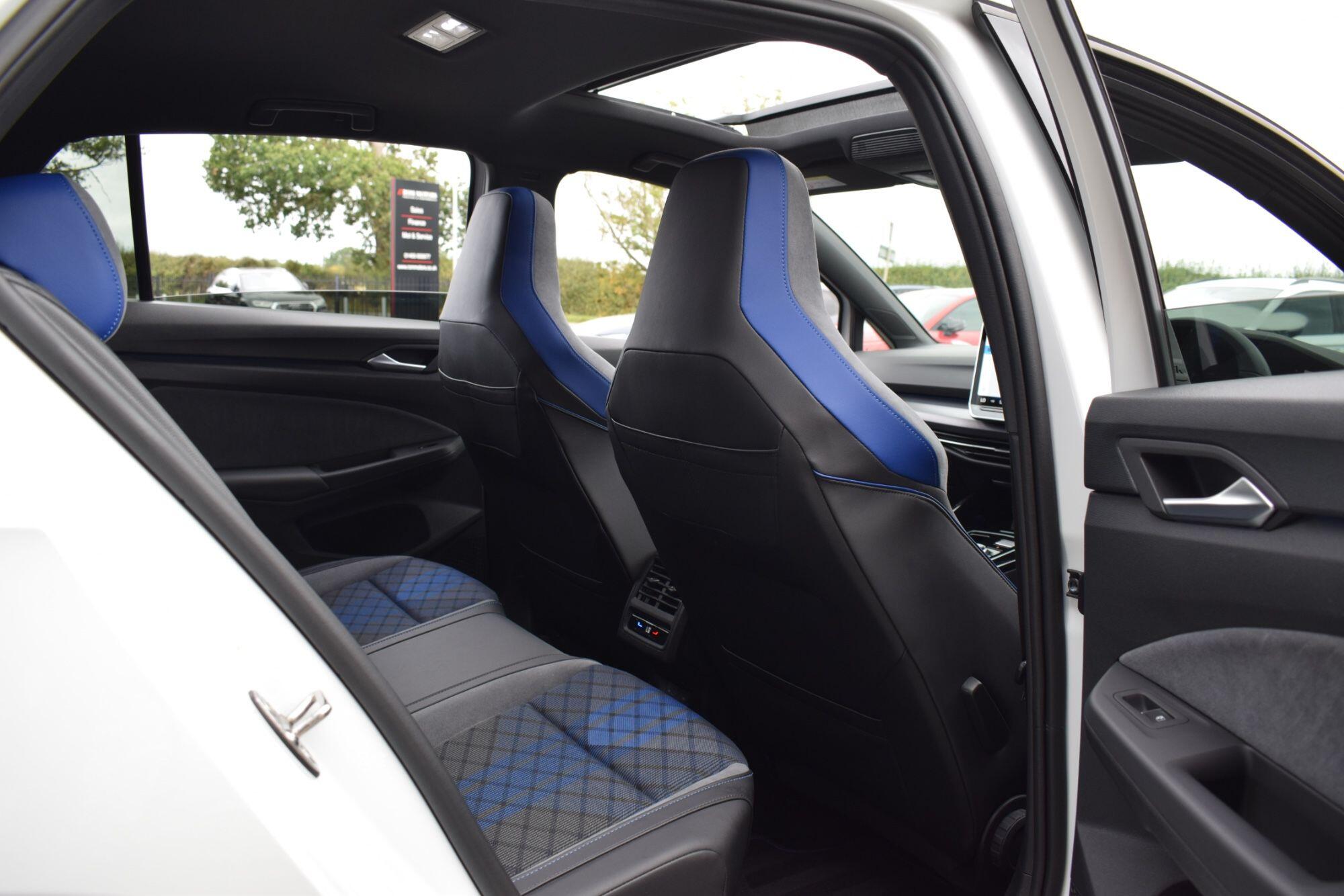 Volkswagen Golf view 19