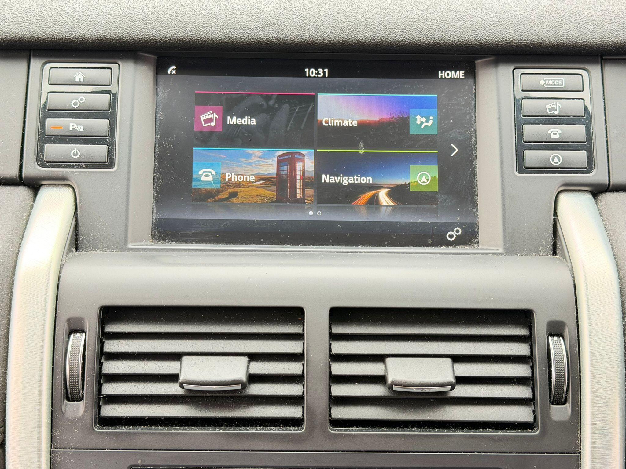 Land Rover Discovery Sport view 26