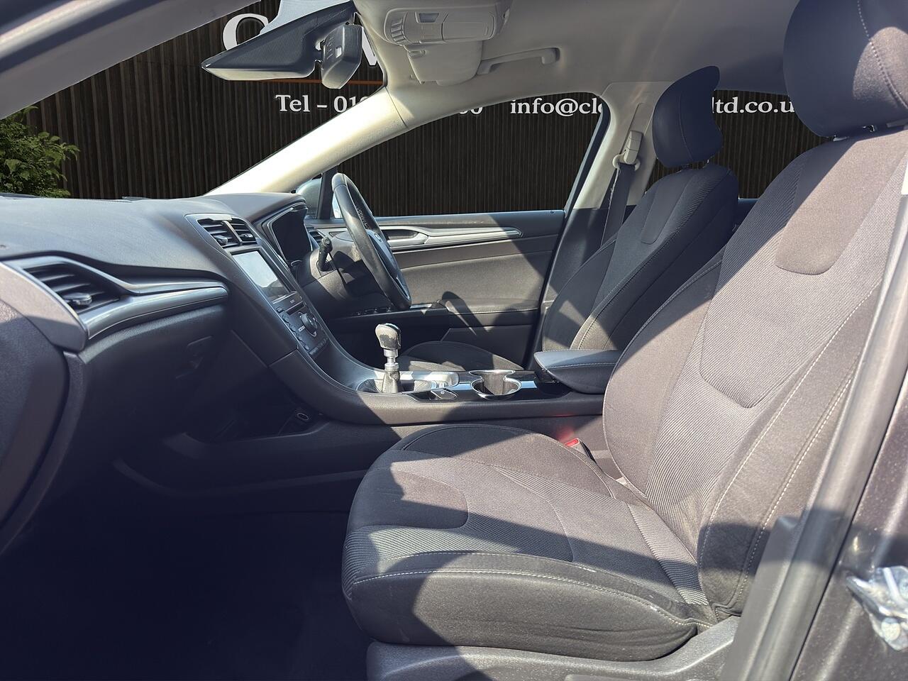 Ford Mondeo view 15