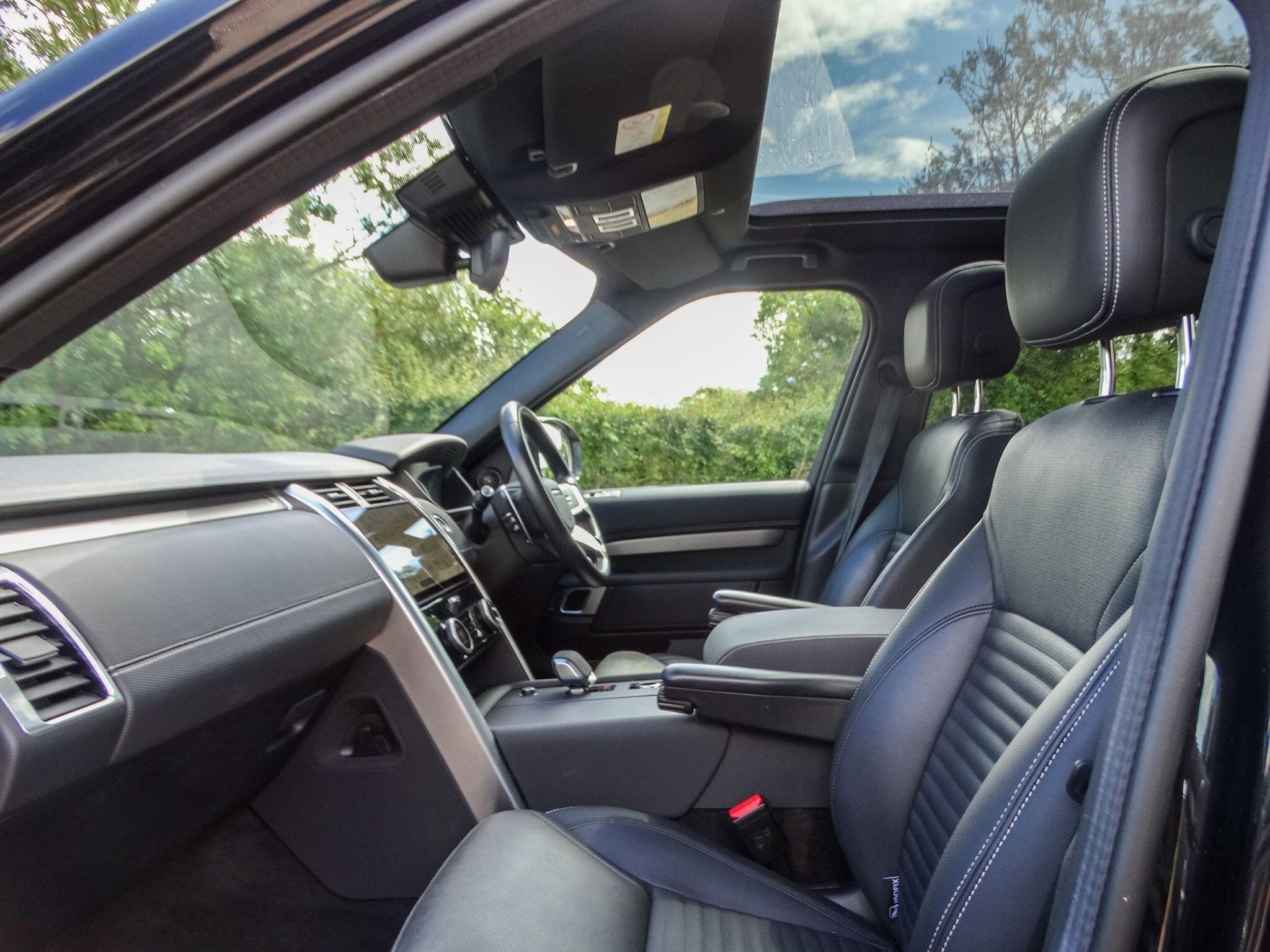 Land Rover Discovery 3 view 3