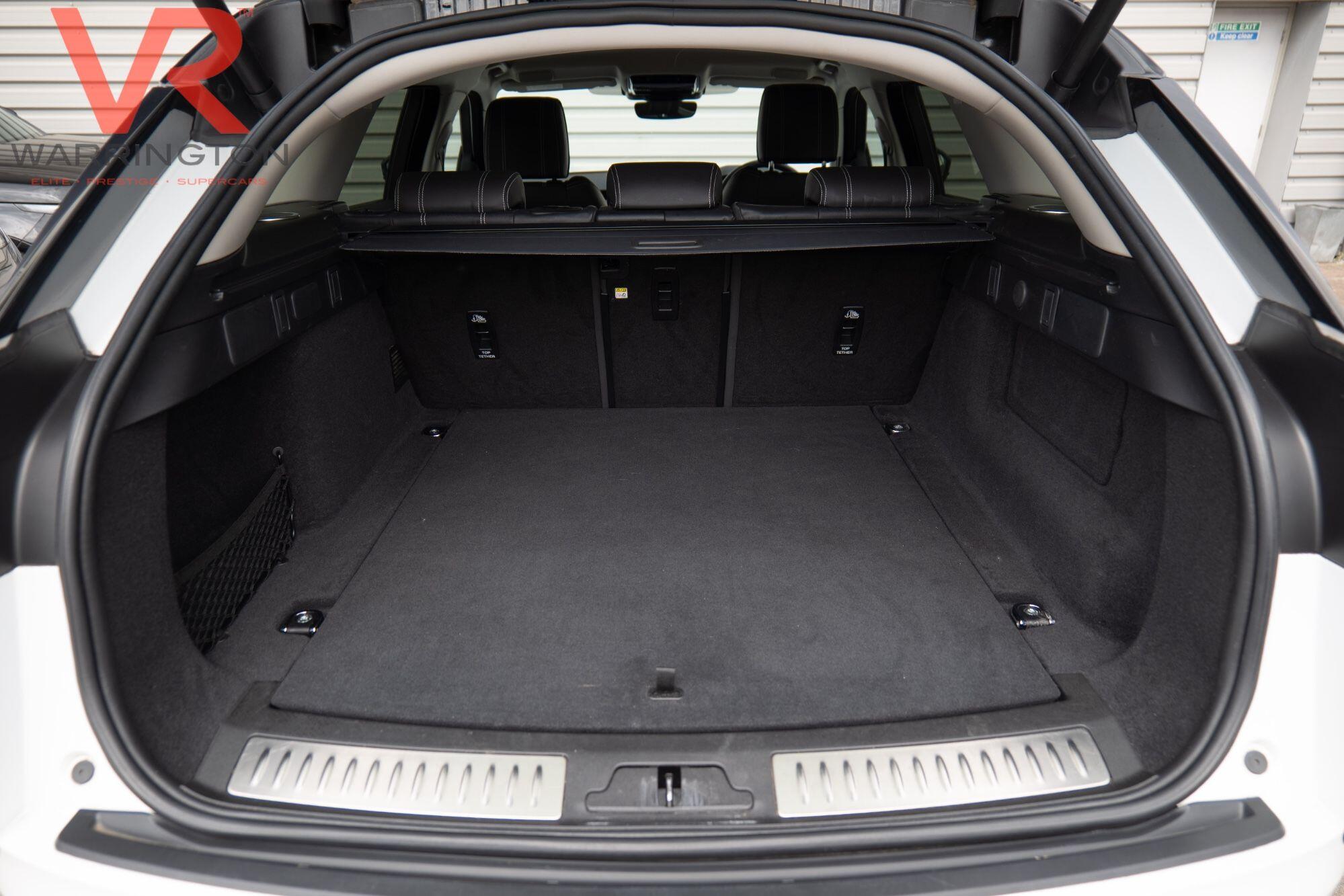 Land Rover Range Rover Velar view 14