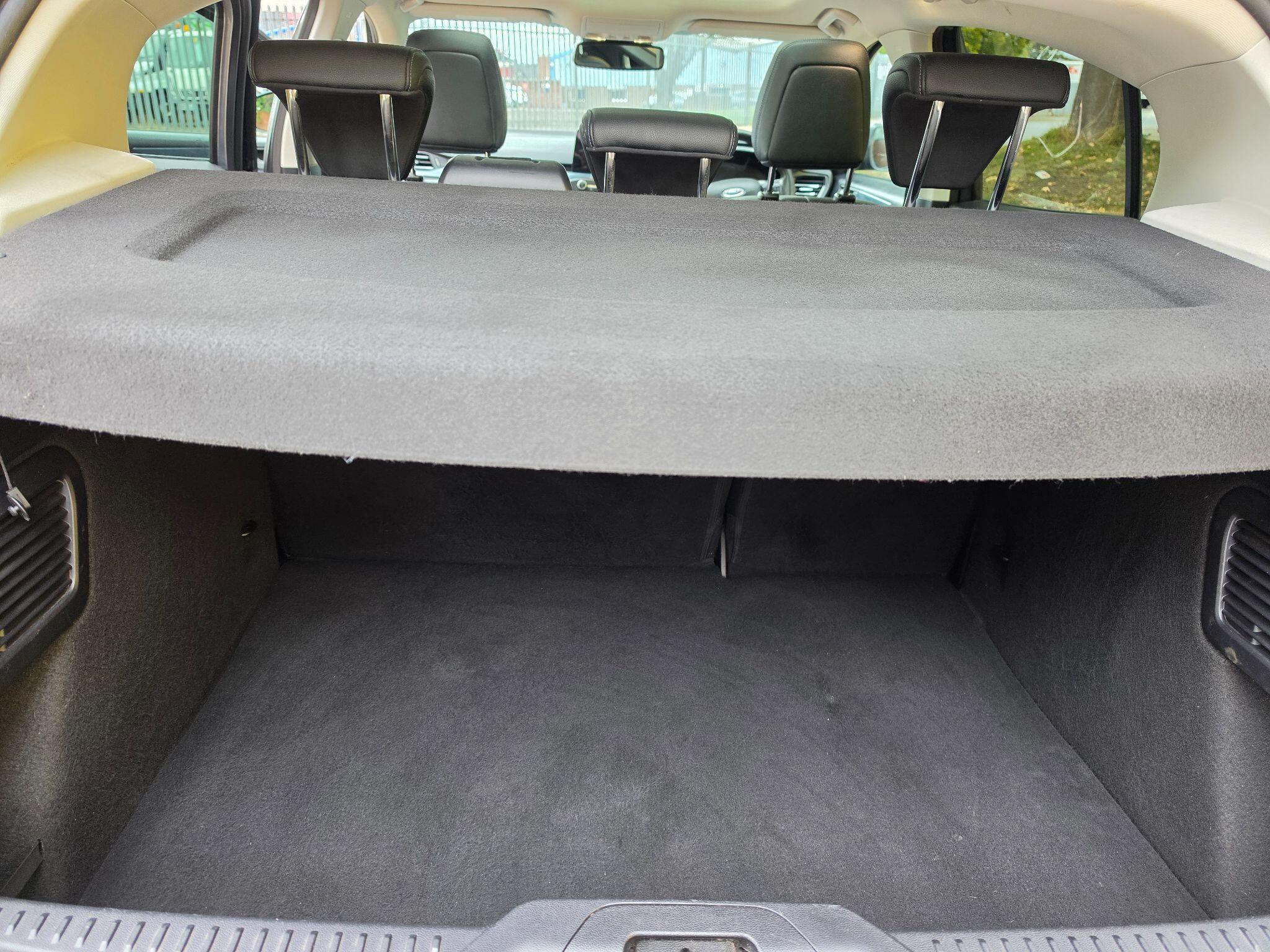 Ford Focus view 33