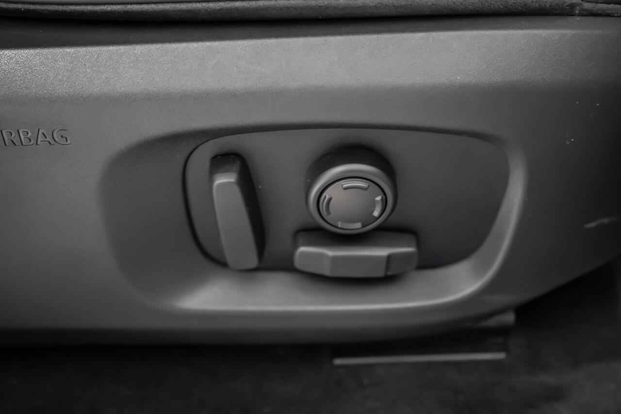 Land Rover Range Rover Evoque view 12