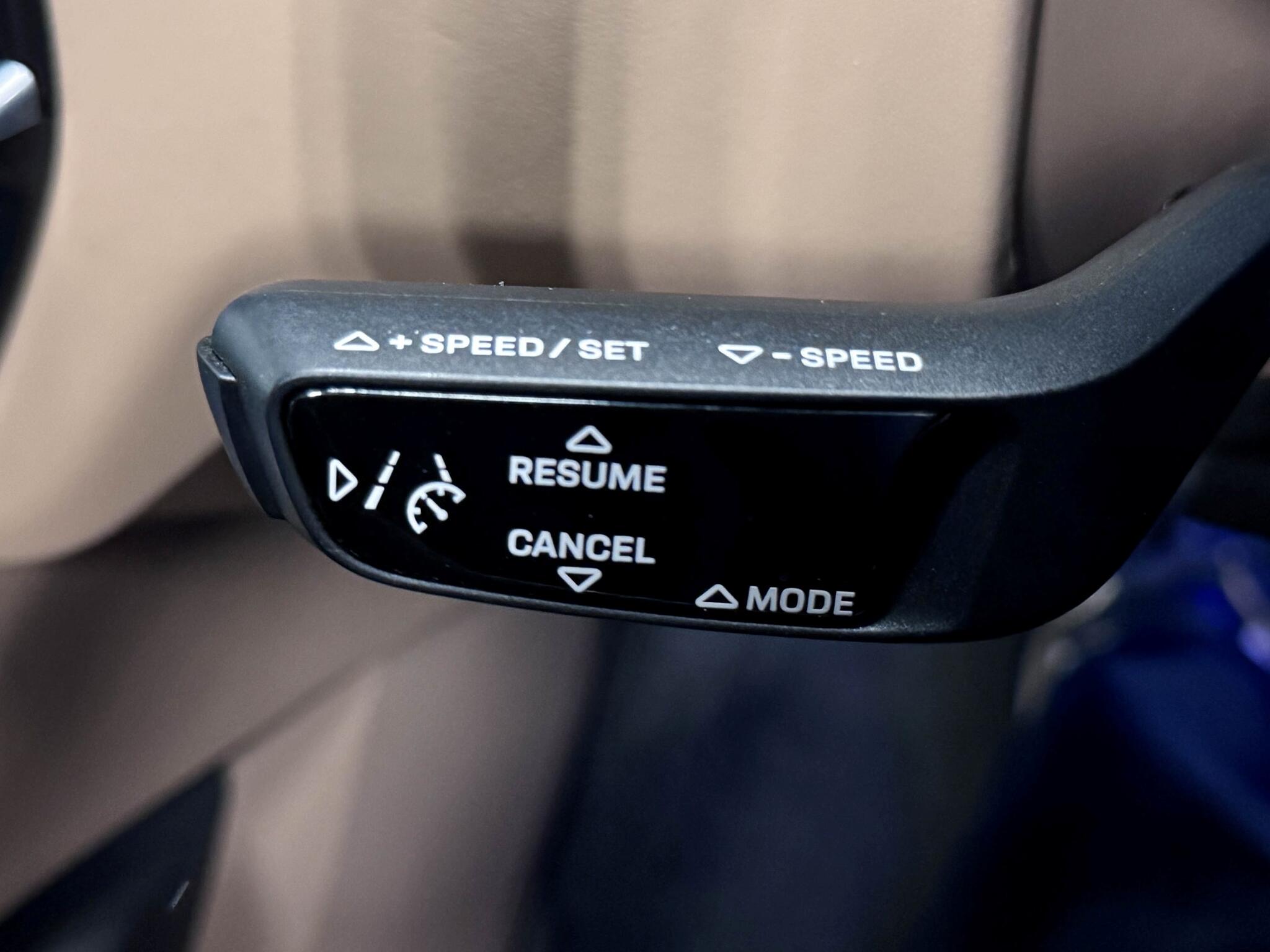 Porsche Cayenne view 43