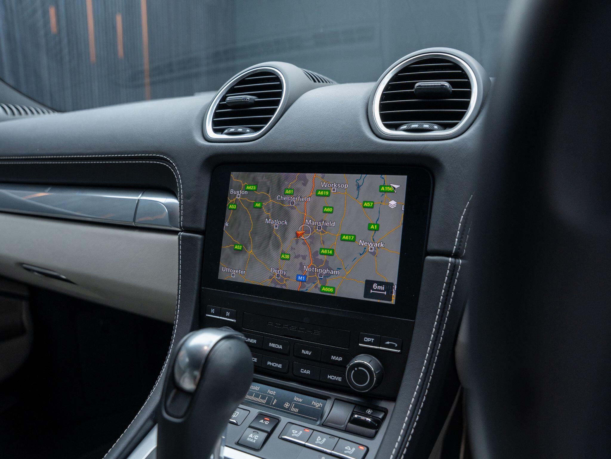 Porsche Cayman view 8
