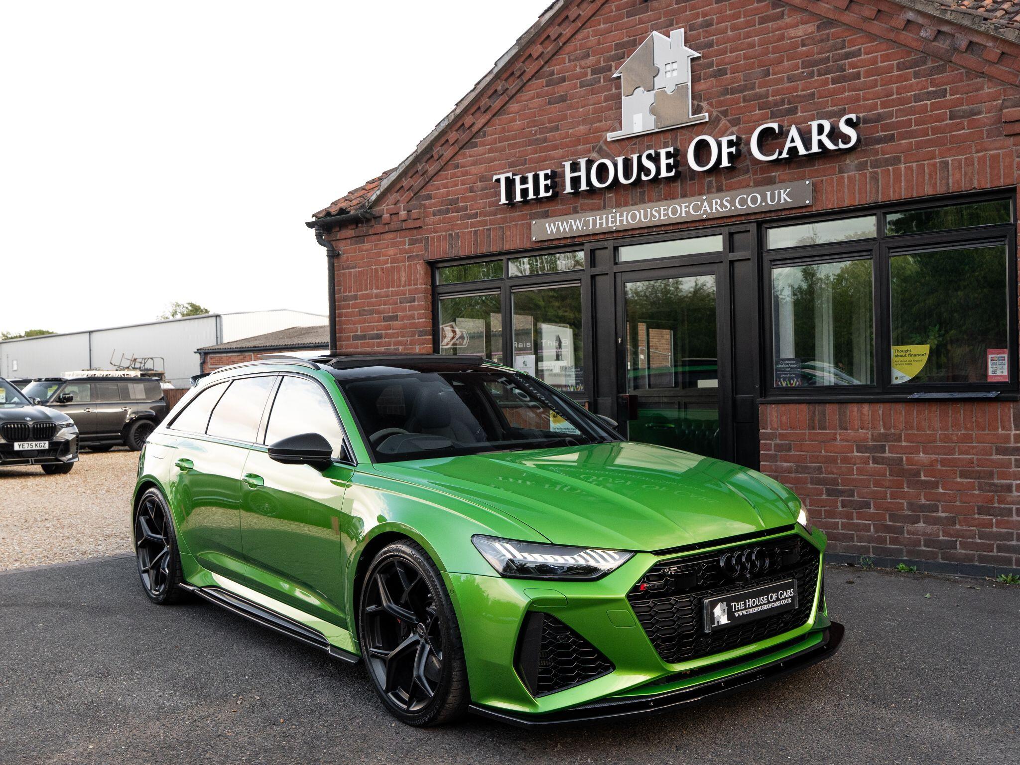 Audi RS6 Avant view 5