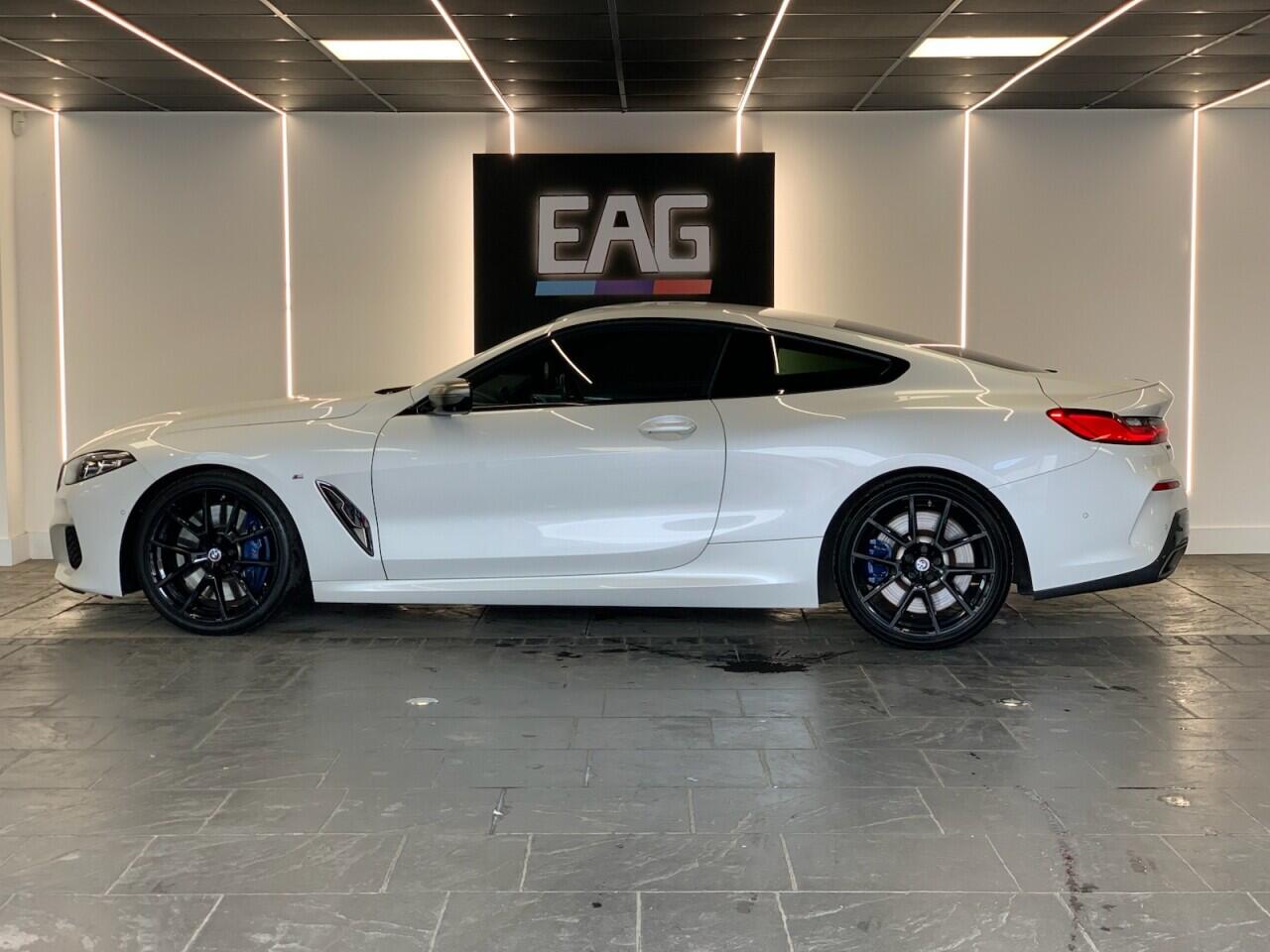 BMW 8 Series view 3