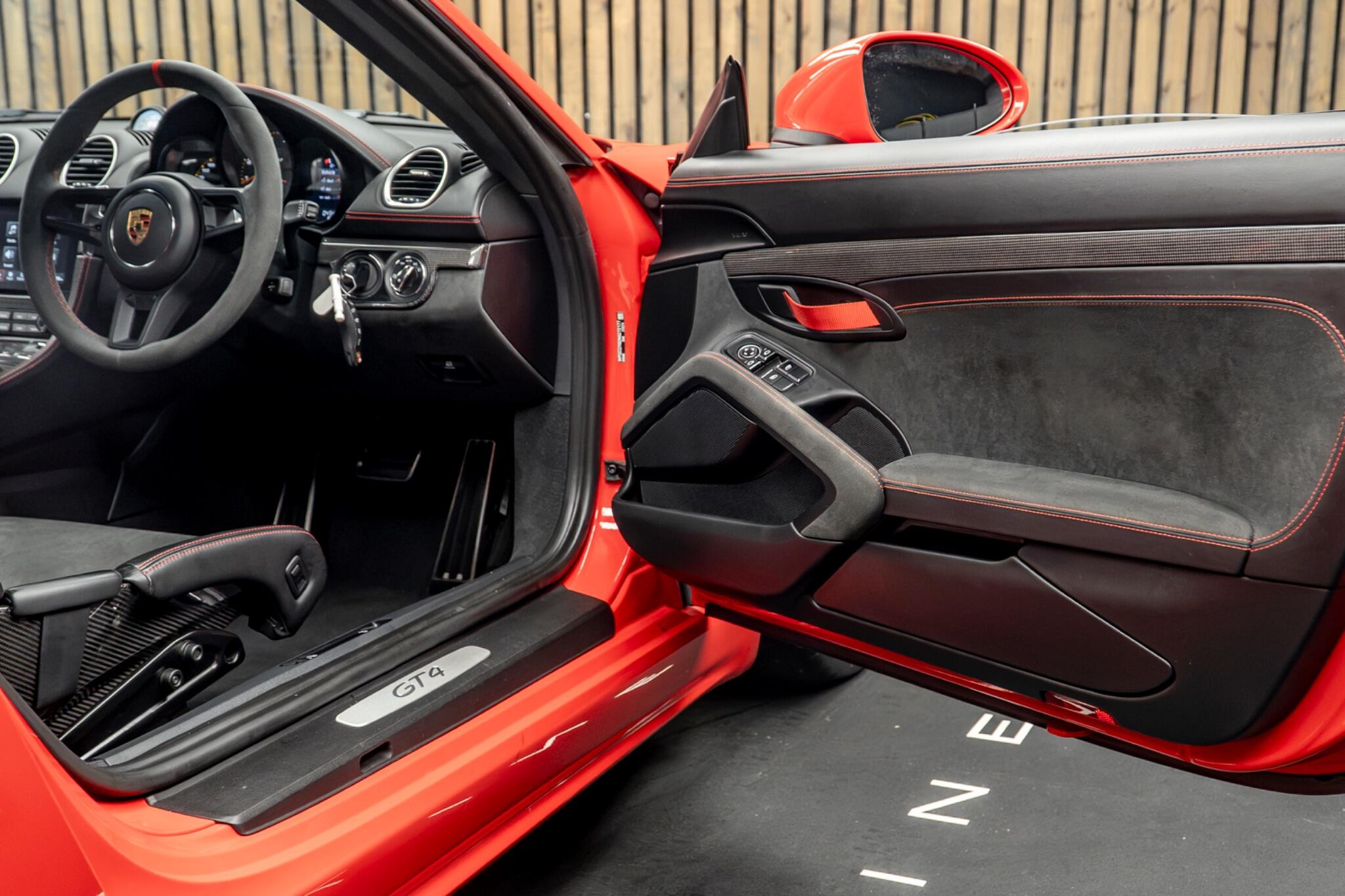 Porsche Cayman view 32