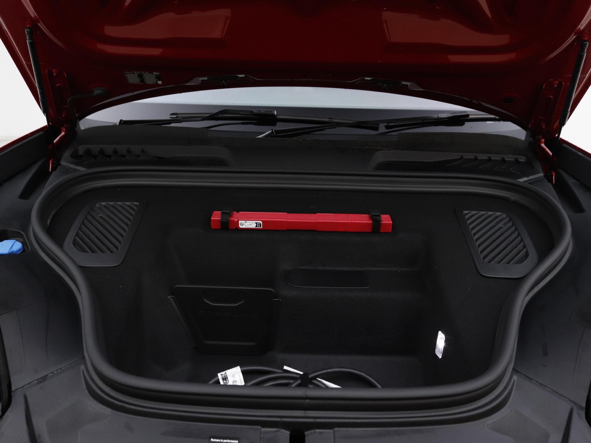 Porsche Macan view 26