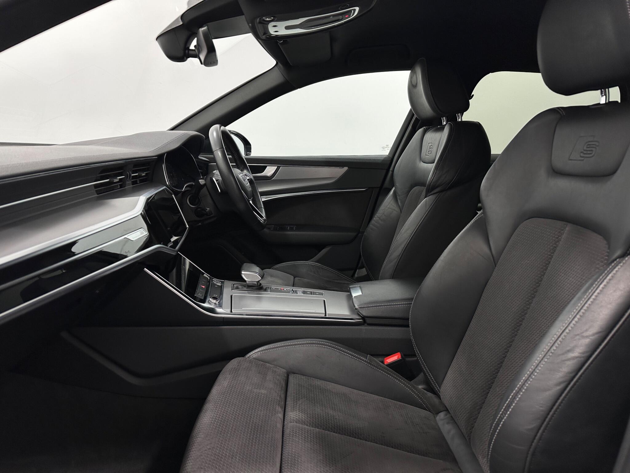 Audi A6 view 35