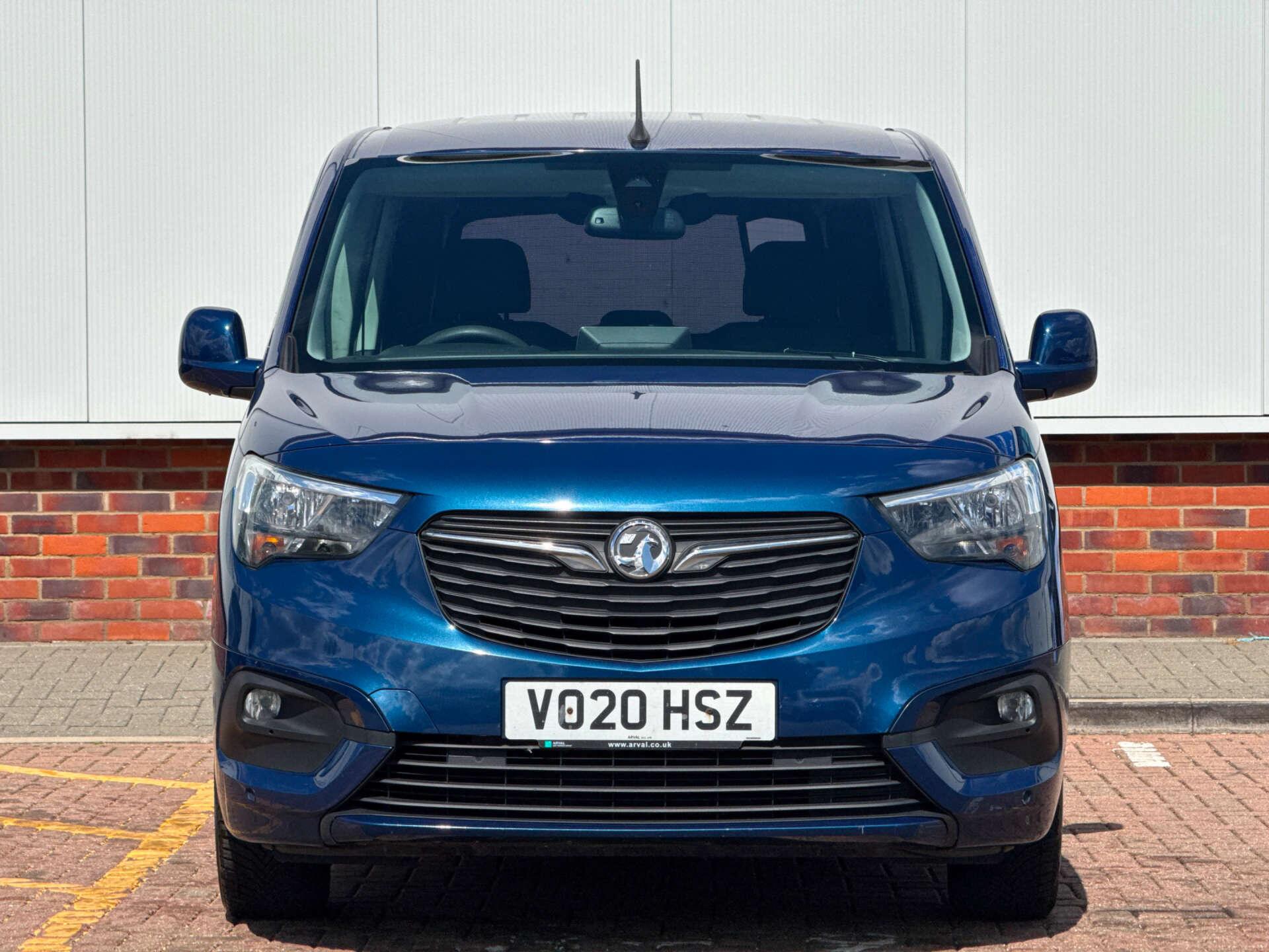 Vauxhall Combo Life view 2