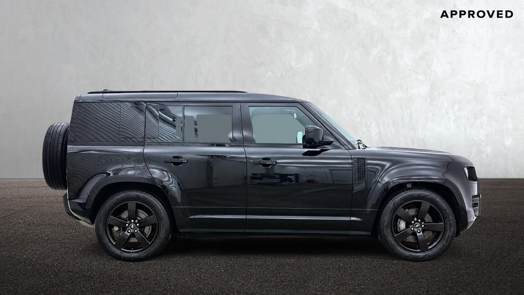 Land Rover Defender view 5