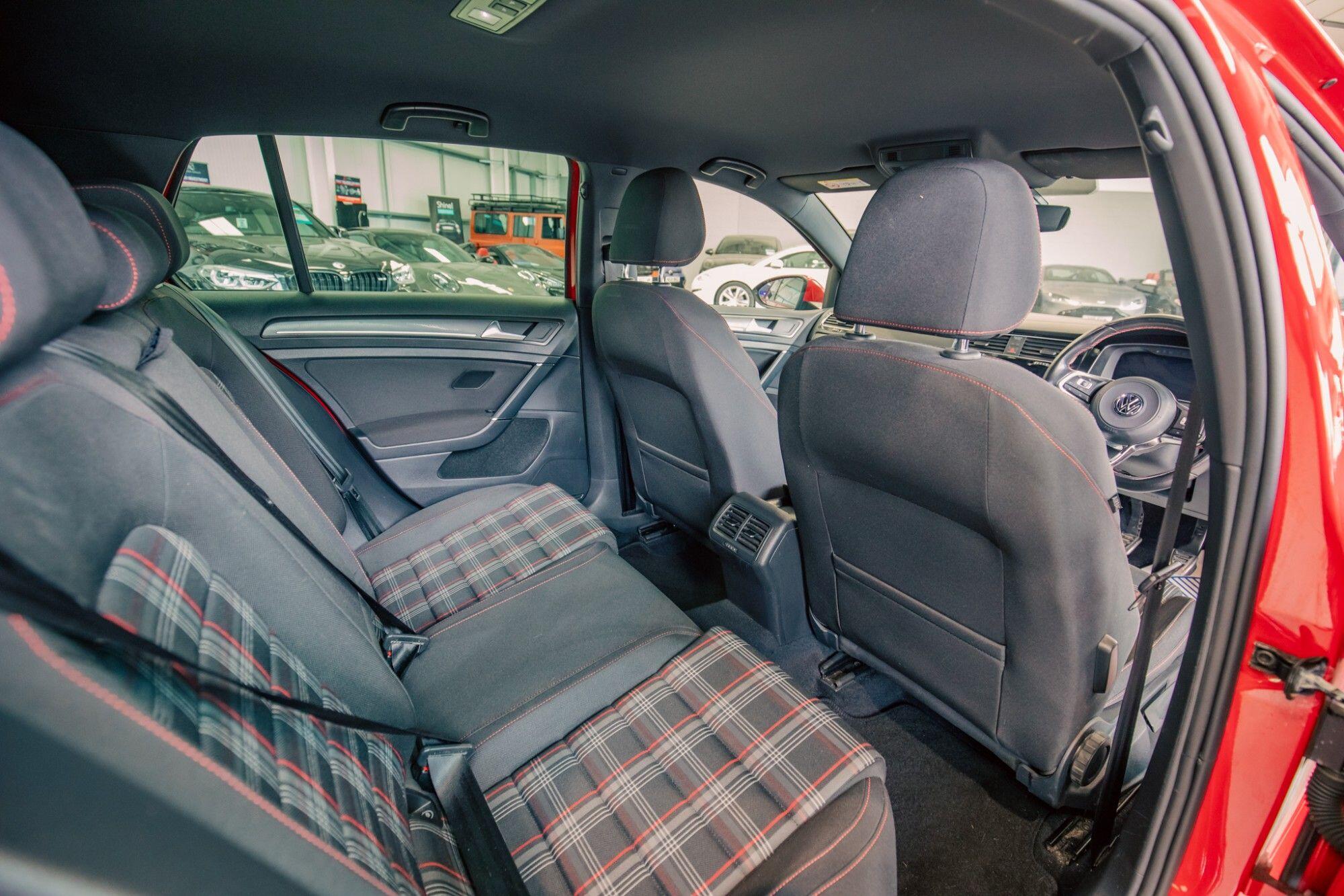 Volkswagen Golf view 7
