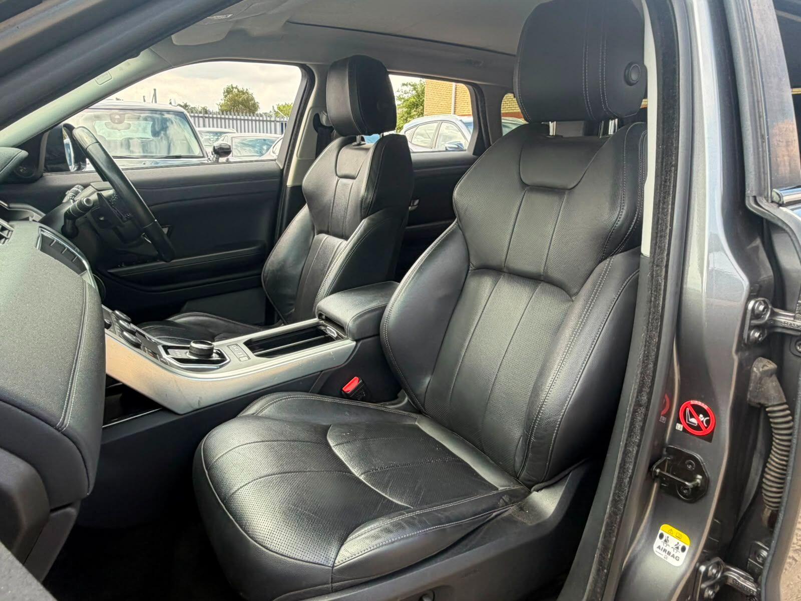 Land Rover Range Rover Evoque view 28