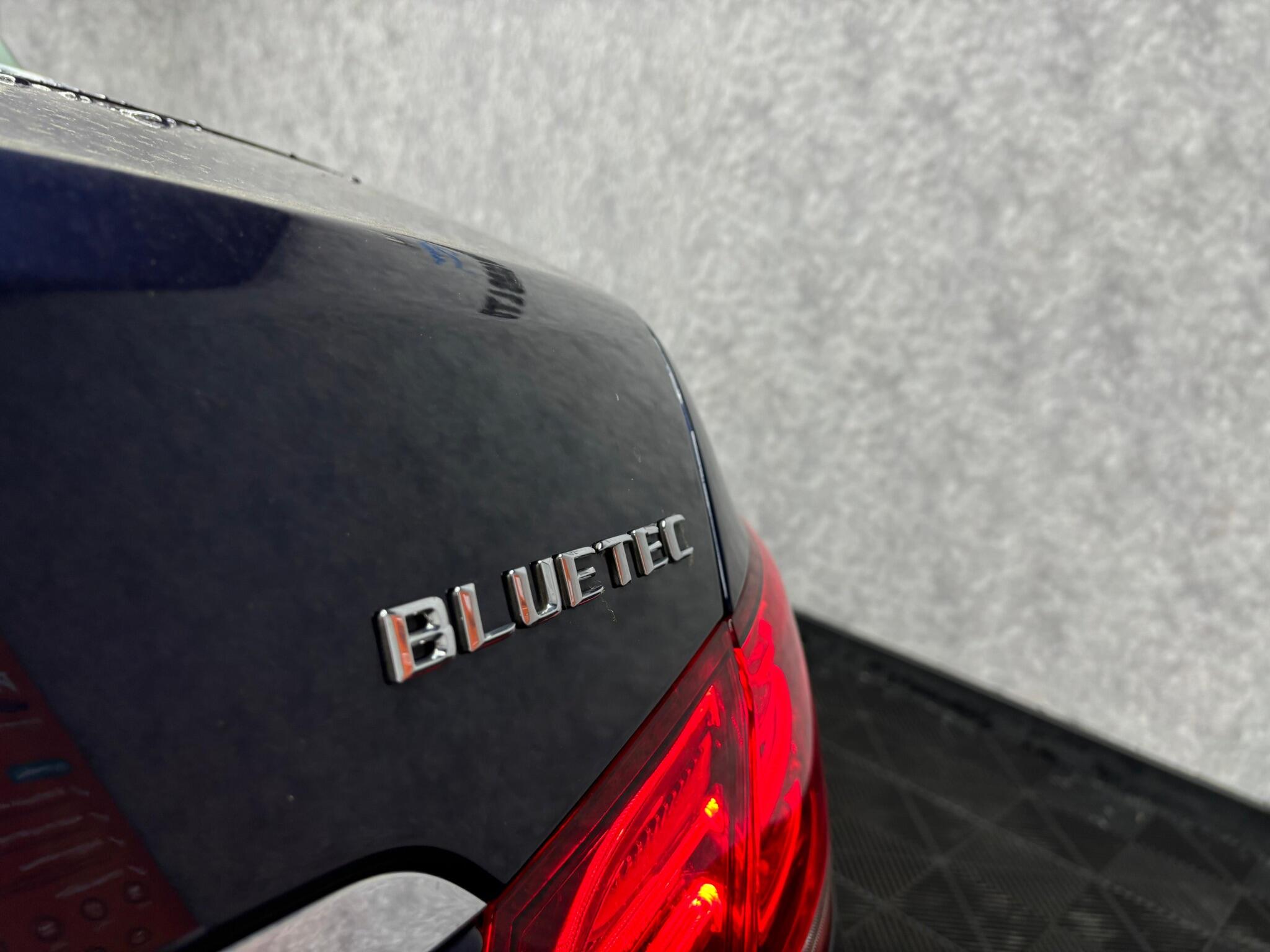 Mercedes-Benz E Class view 36