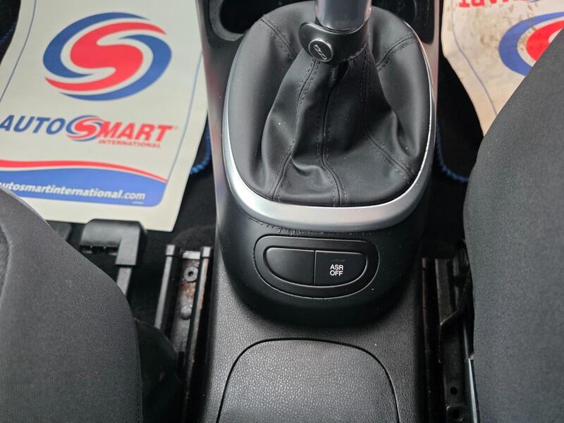 2014 Fiat 500L image 41