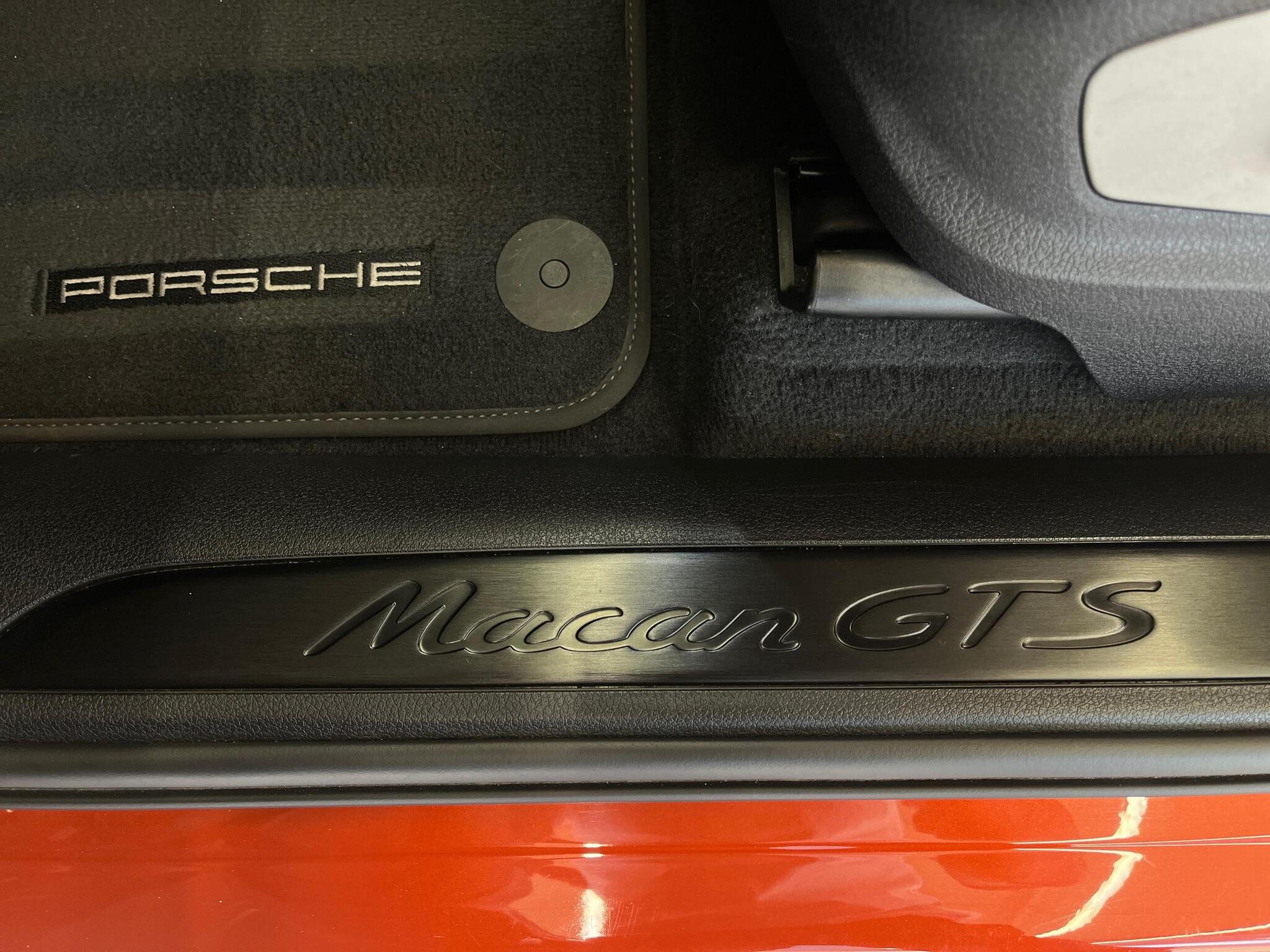 Porsche Macan view 30
