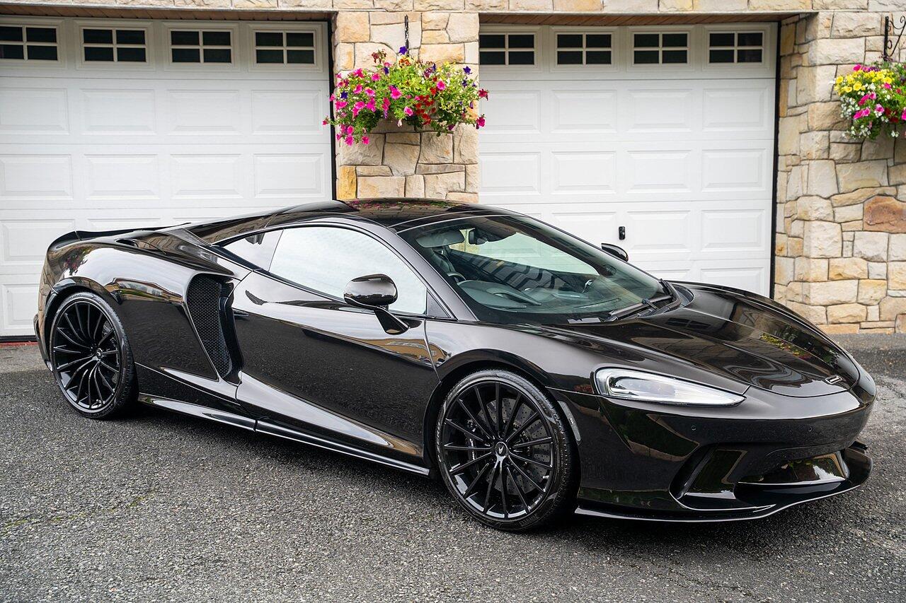 McLaren GT view 3