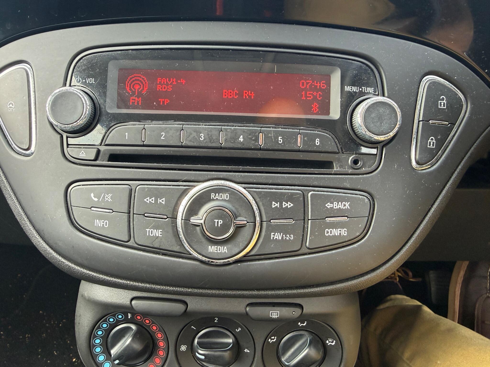 Vauxhall Corsa 1.2i Sting Euro 6 3dr — photo 29 of 68