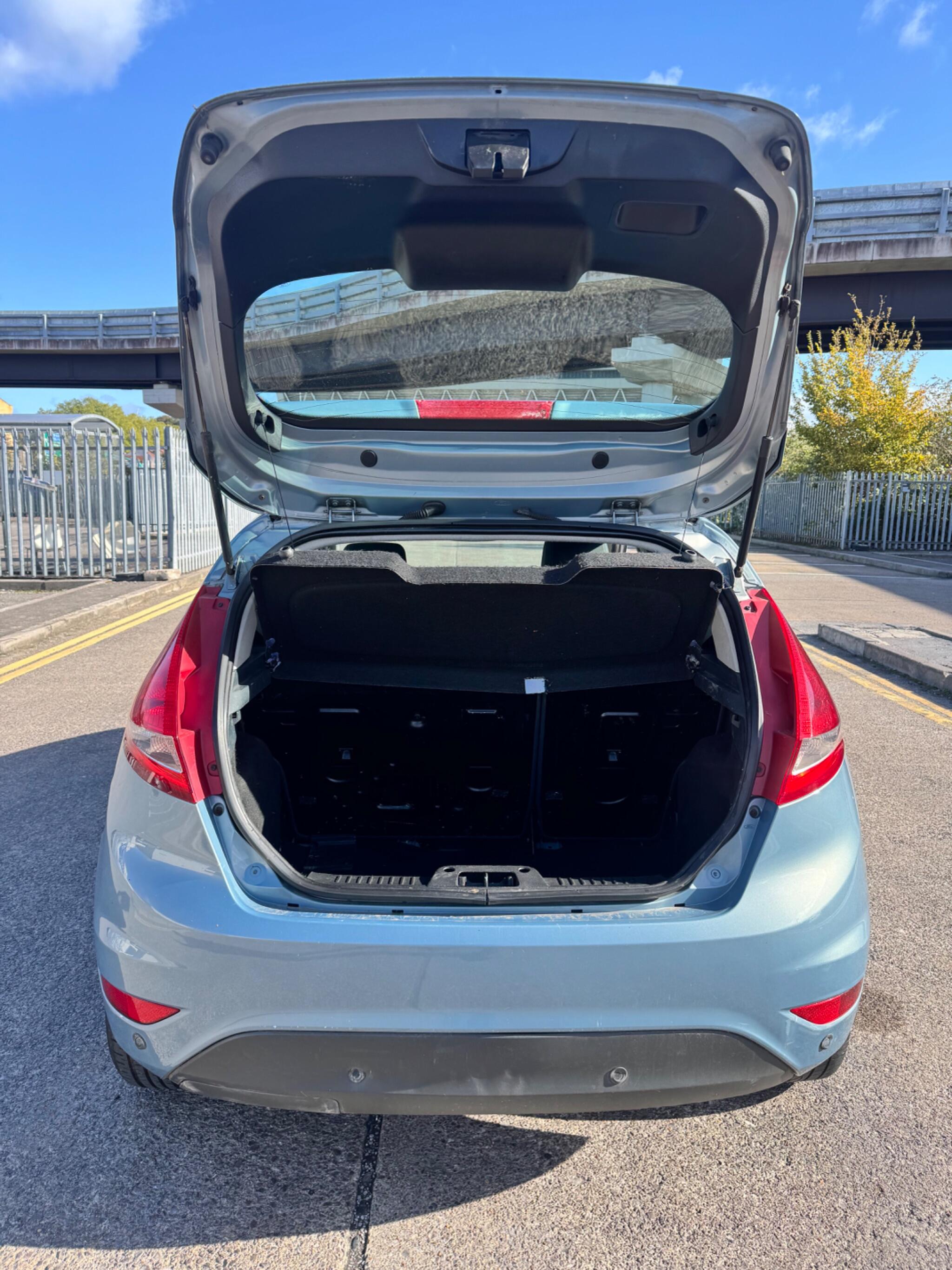 Ford Fiesta view 44