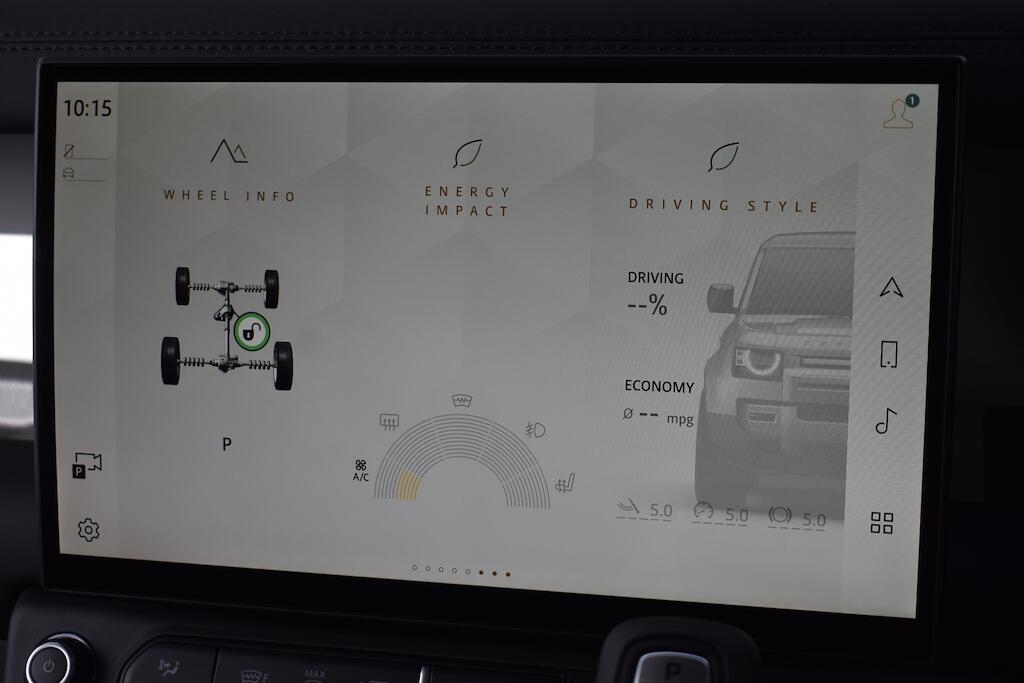 Land Rover Defender 110 view 64