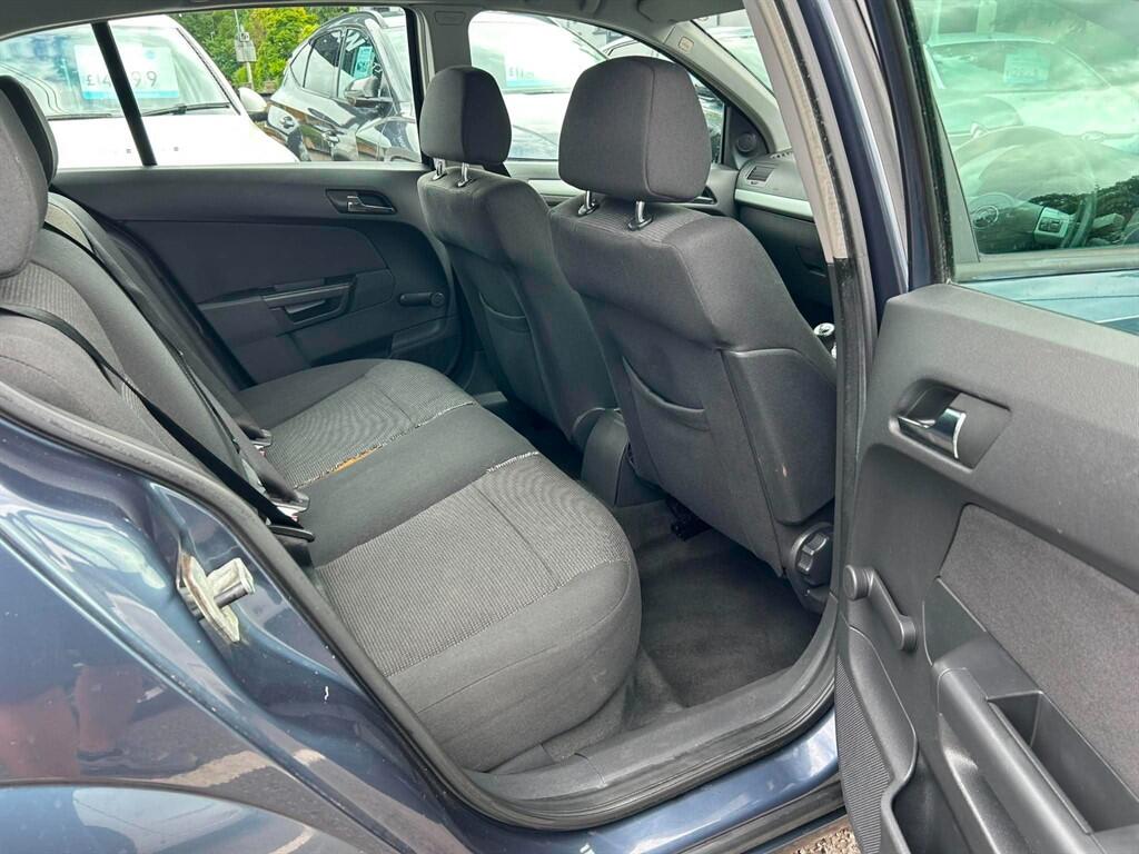 Vauxhall Astra view 12