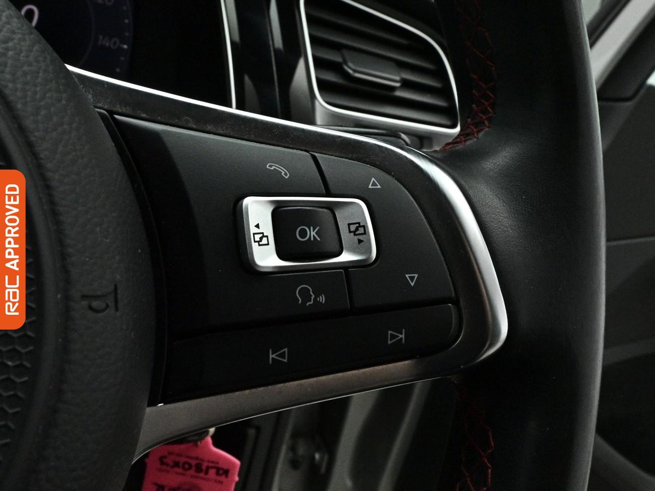 Volkswagen Golf view 23