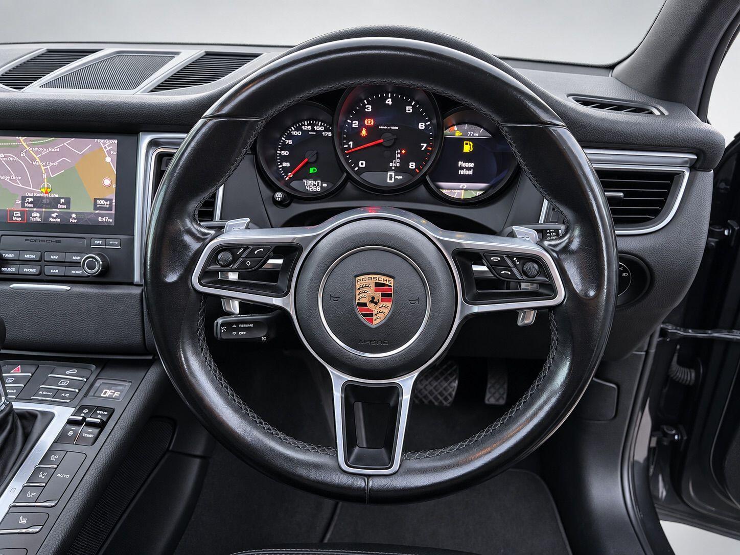 Porsche Macan view 32