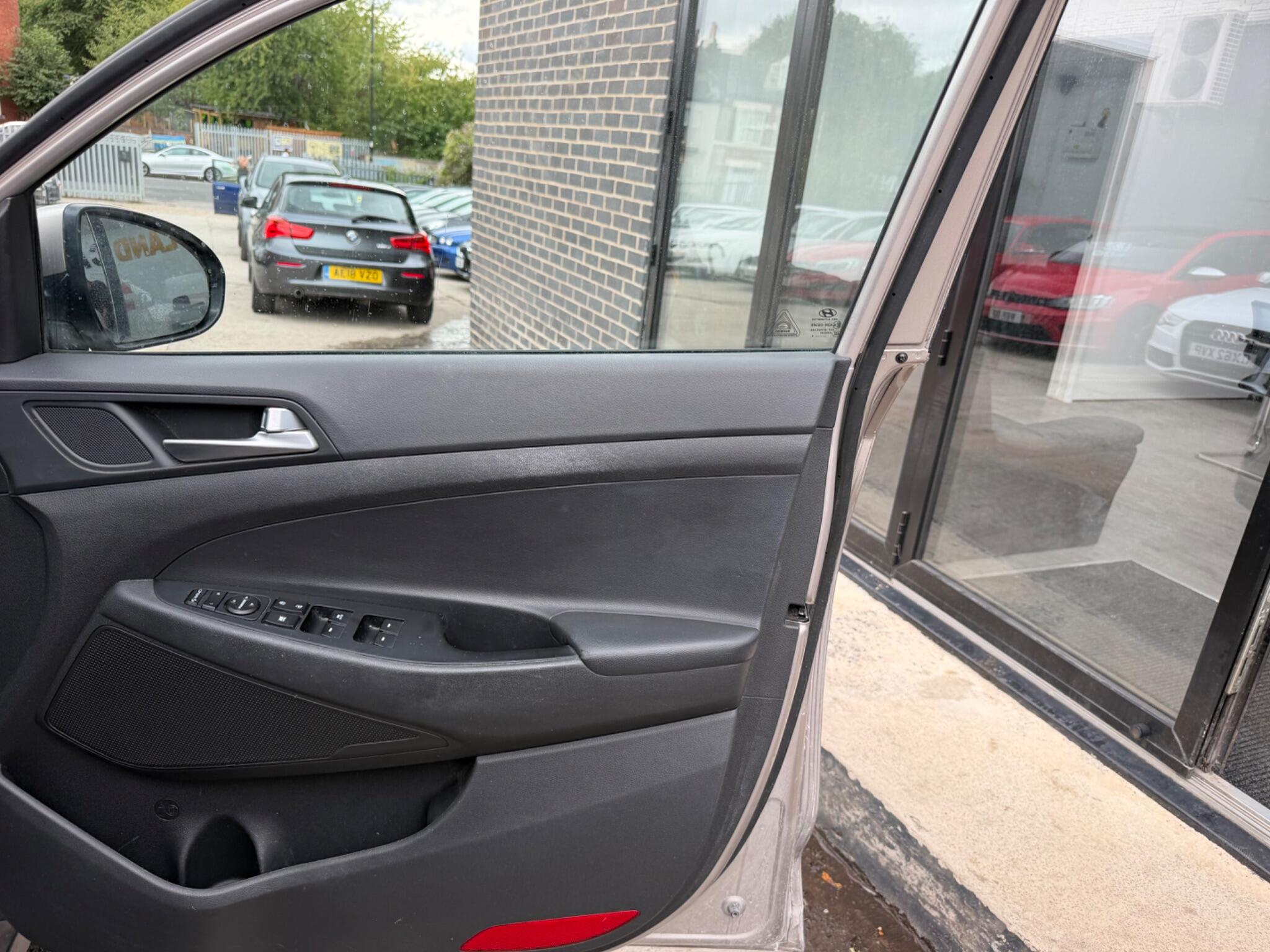 Hyundai Tucson view 8