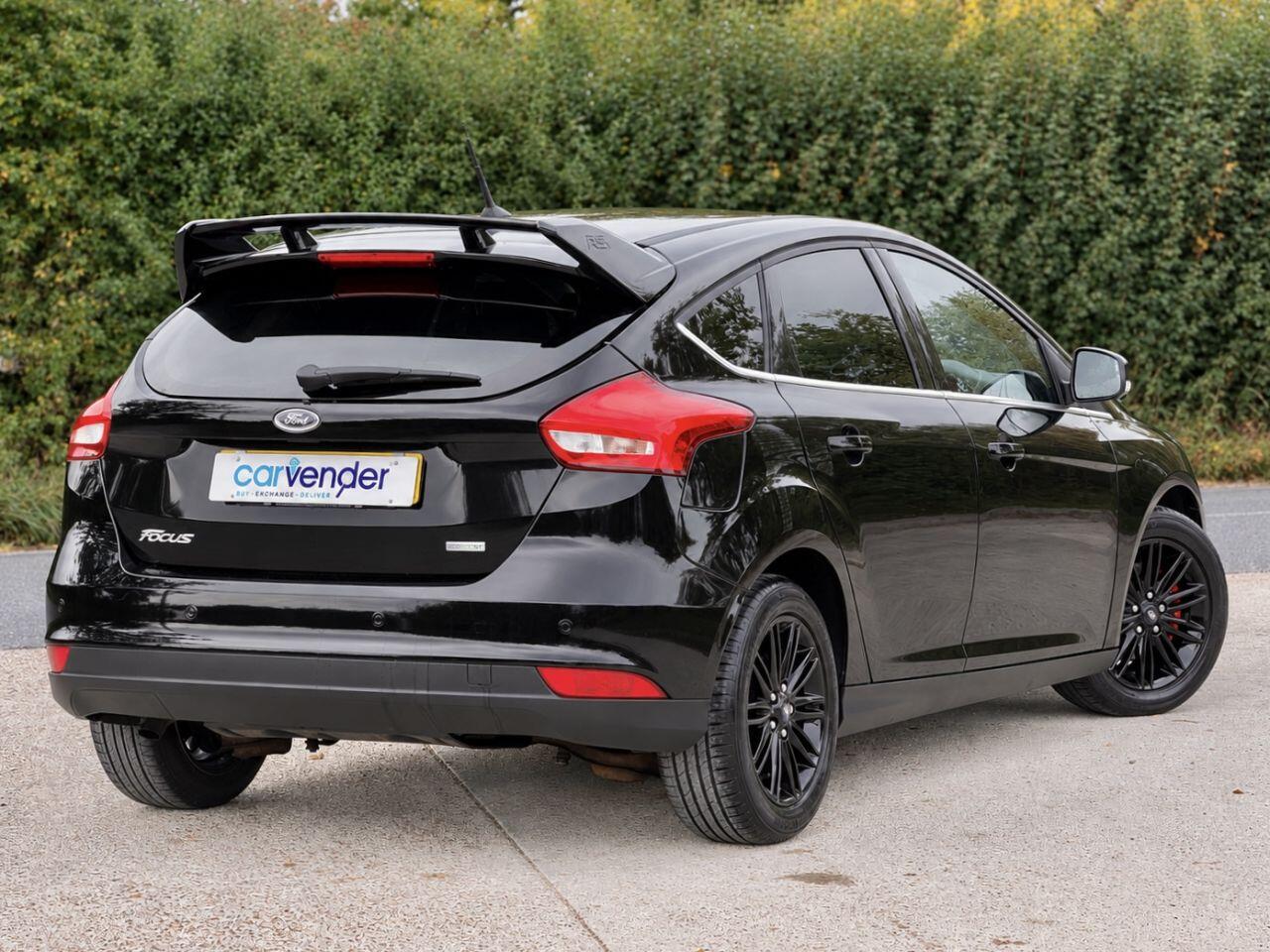 Ford Focus view 6